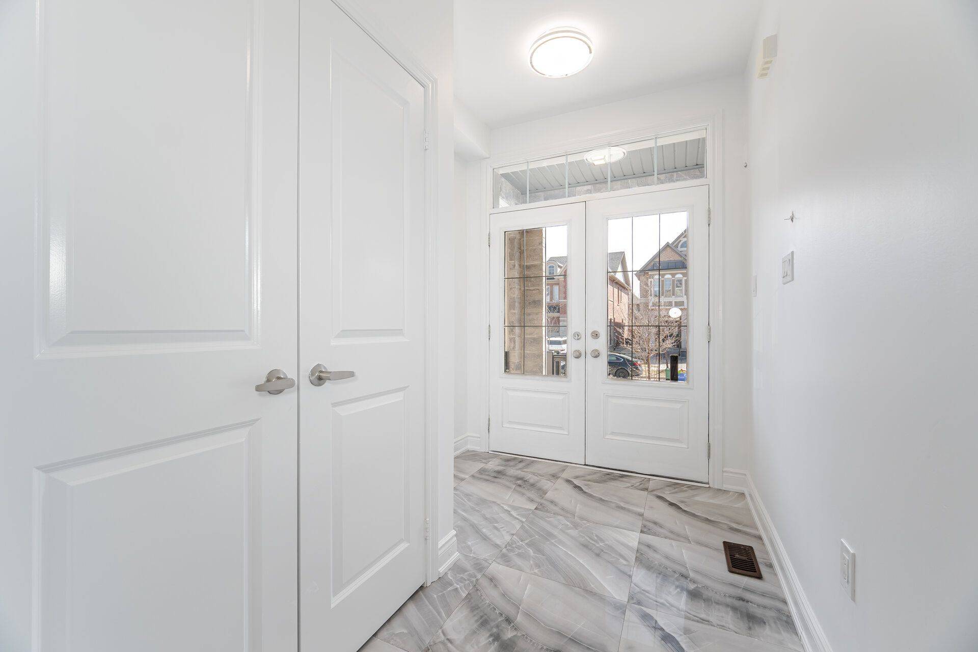 Vaughan, ON L4H 3Y3,126 Algoma DR