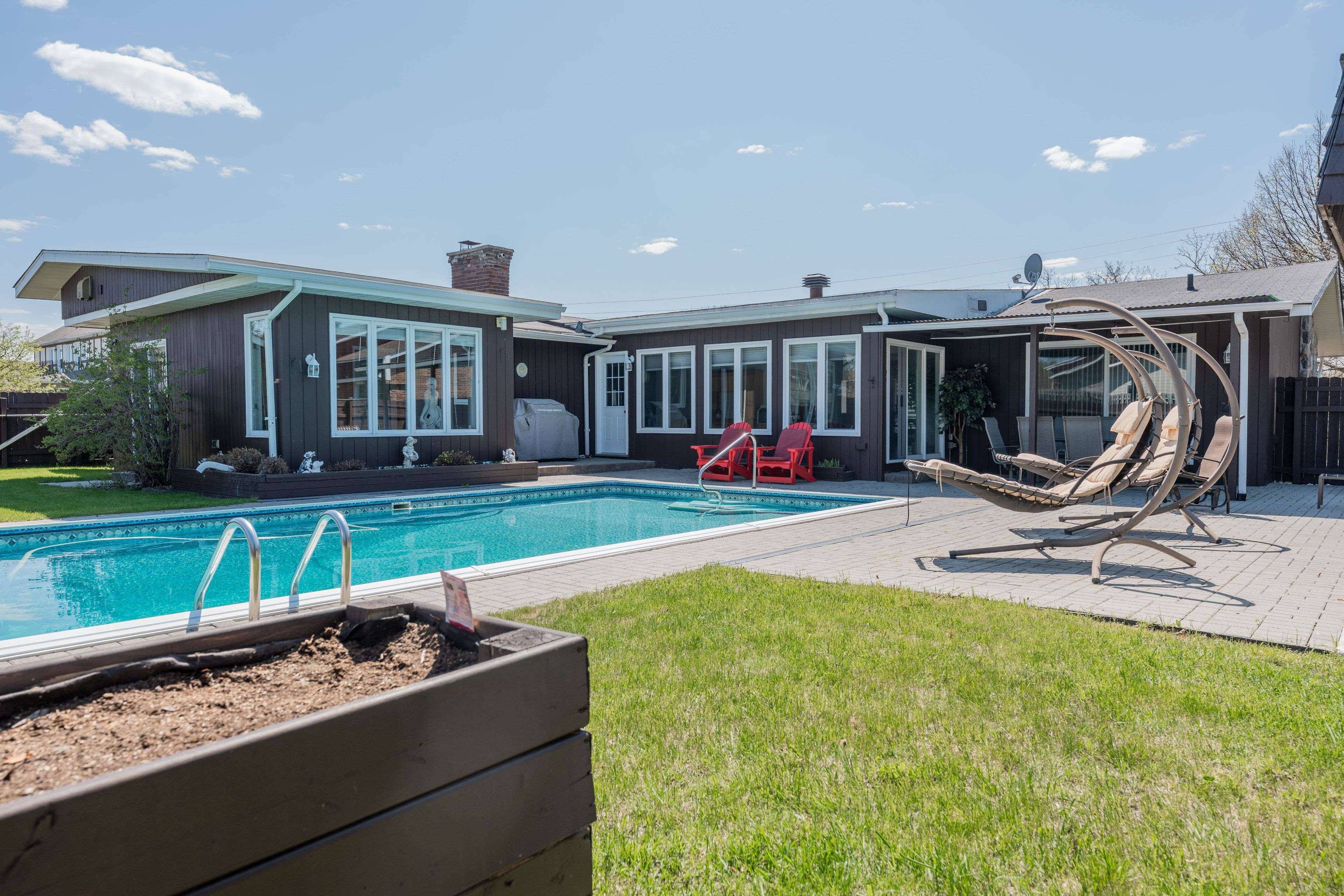 Kapuskasing, ON P5N 3A3,85 Avenue RD