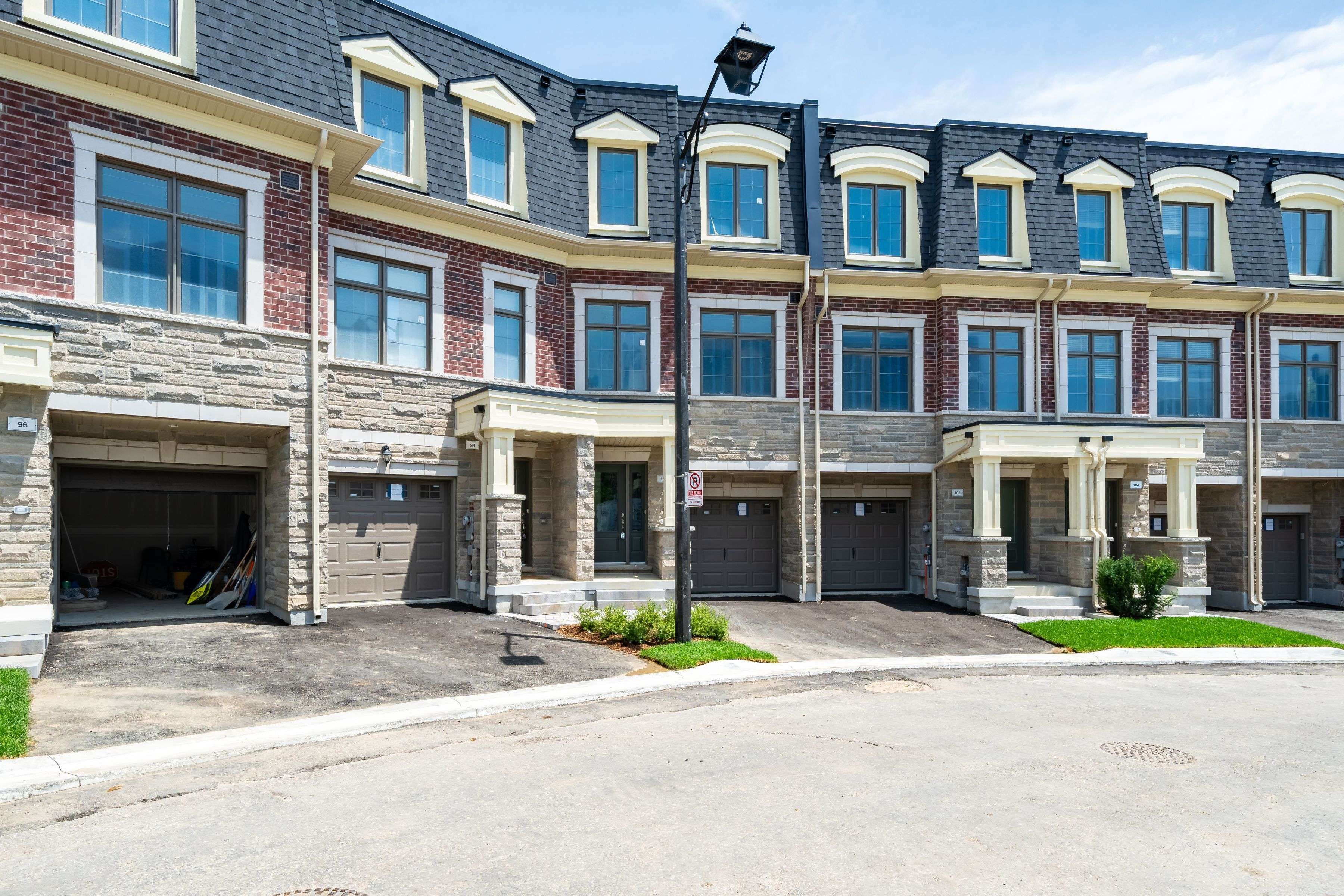 Mississauga, ON L4M 1X8,100 Salina ST