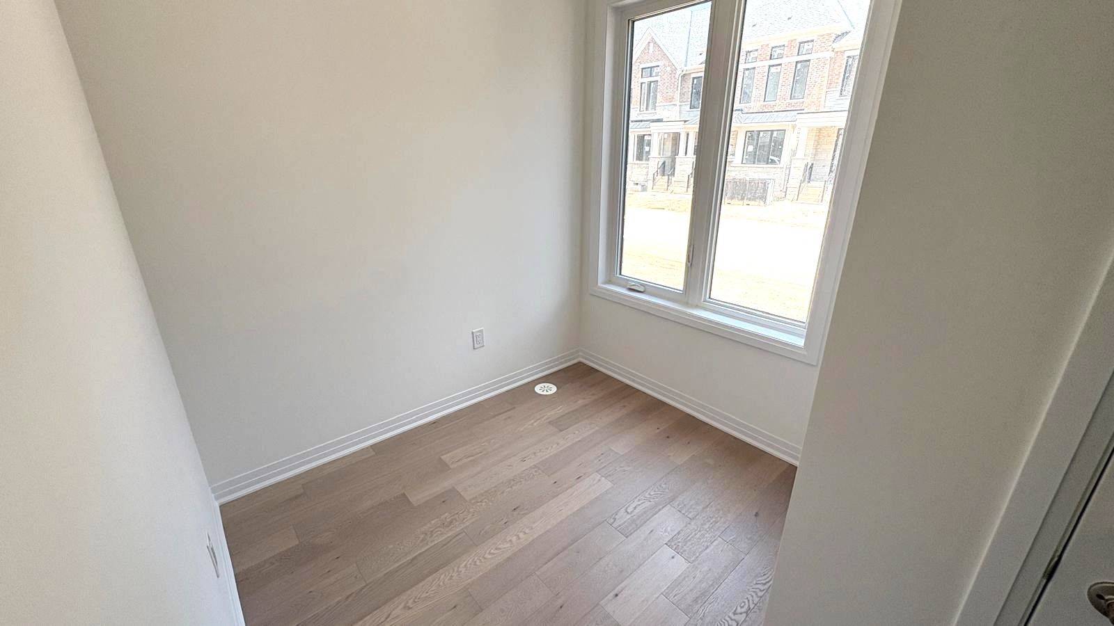 Oakville, ON L6M 5S9,3252 Crystal DR