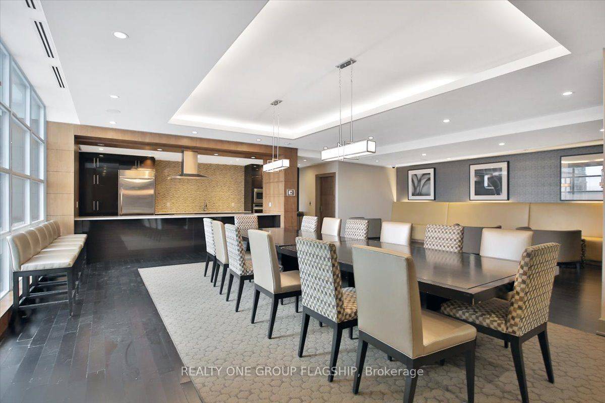 Mississauga, ON L5B 0G2,4099 Brickstone Mews #401