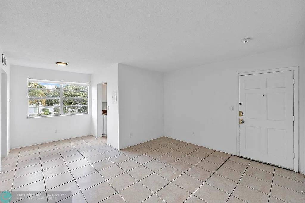 Miami, FL 33168,14950 N Miami Ave #3