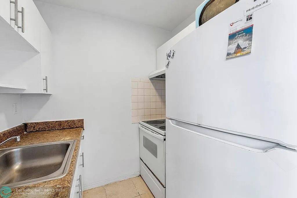 Miami, FL 33168,14950 N Miami Ave #3
