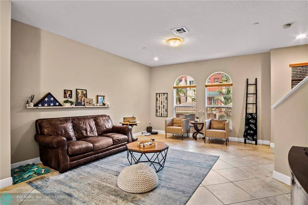 Fort Lauderdale, FL 33304,1033 NE 17th Way  #1103