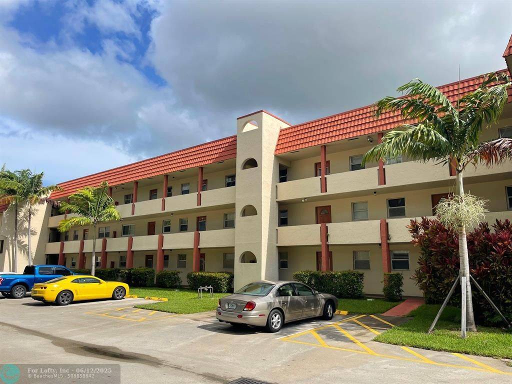 Sunrise, FL 33322,8101 N Sunrise Lakes Dr  #302