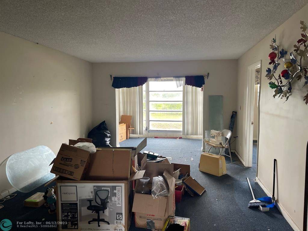 Sunrise, FL 33322,8101 N Sunrise Lakes Dr  #302