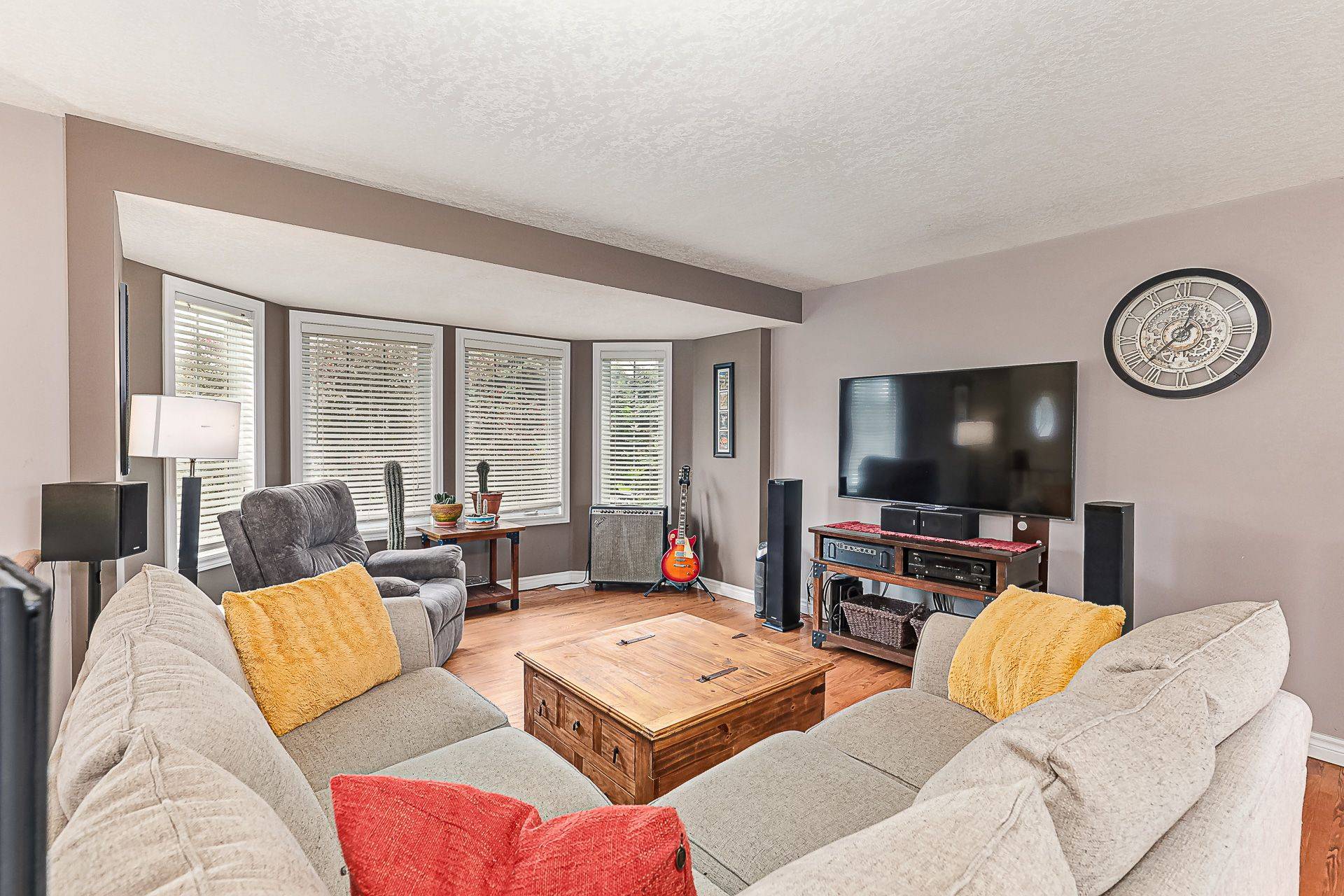 Clearview, ON L0M 1P0,26 Blackburn AVE