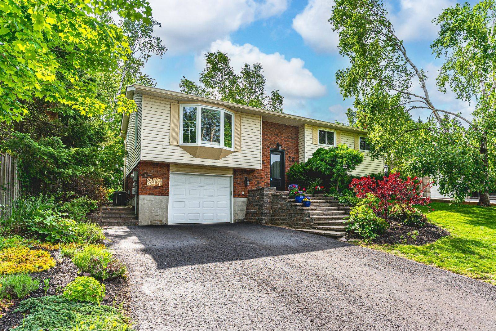 Barrie, ON L4M 1G2,45 Shoreview DR