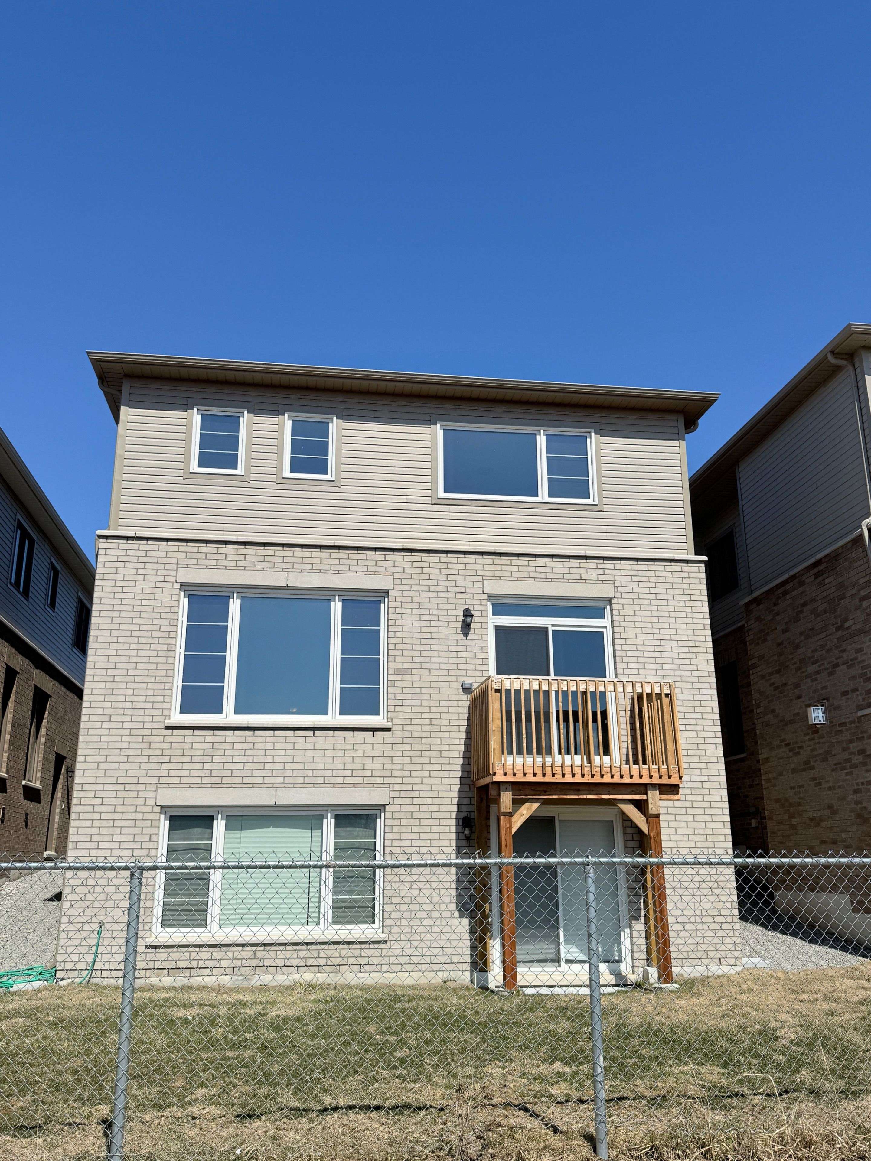 Barrie, ON L9J 0P3,30 Shepherd DR
