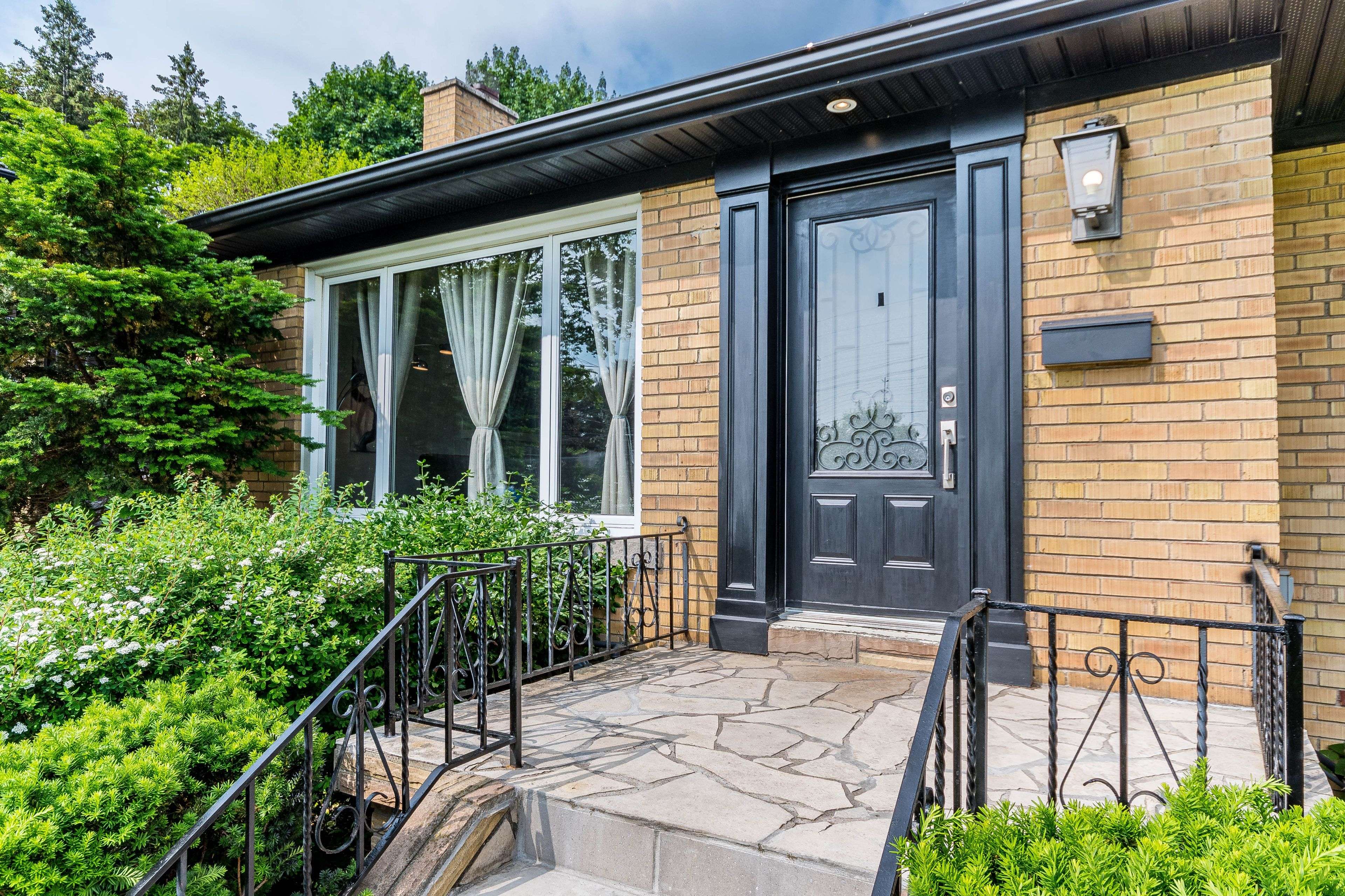 Toronto W08, ON M9B 5L9,42 Glen Agar DR
