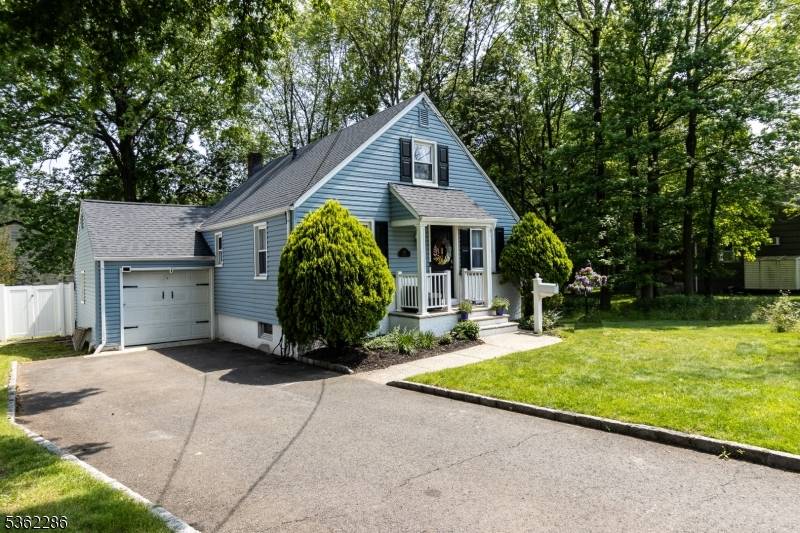 Fanwood Boro, NJ 07023,124 South Ave
