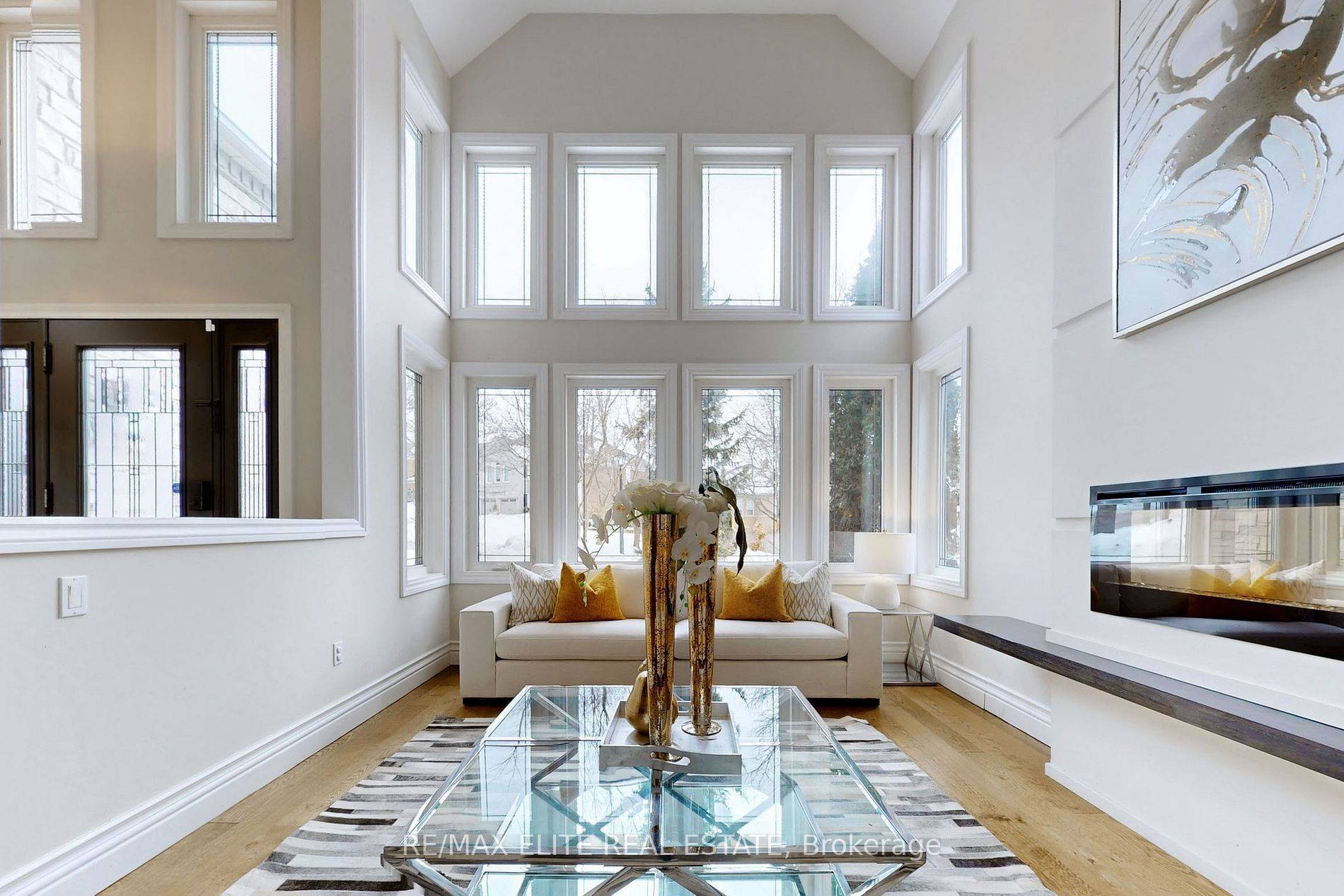 Newmarket, ON L3X 1L8,943 Portminster CT