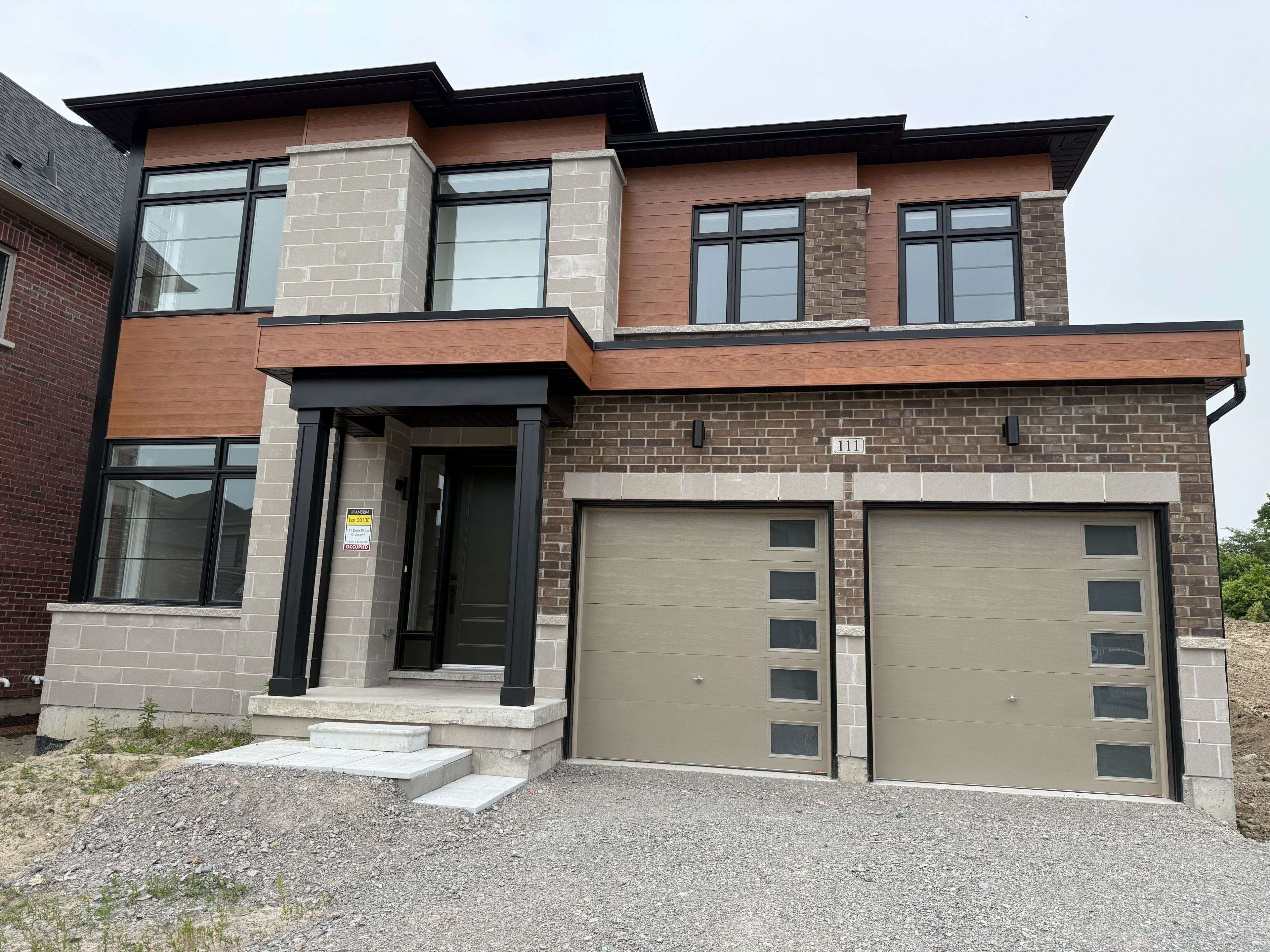 Whitby, ON L1P 0P2,111 Deer Ridge CRES