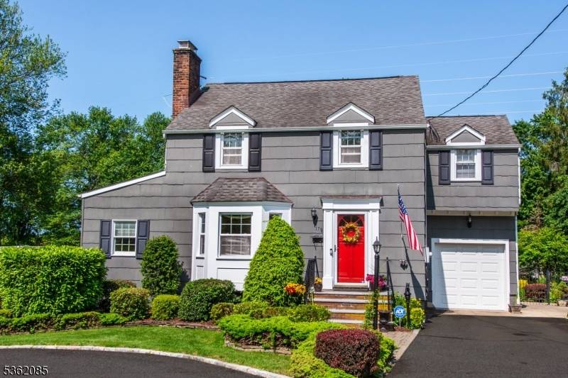 Livingston Twp., NJ 07039,178 Walnut St