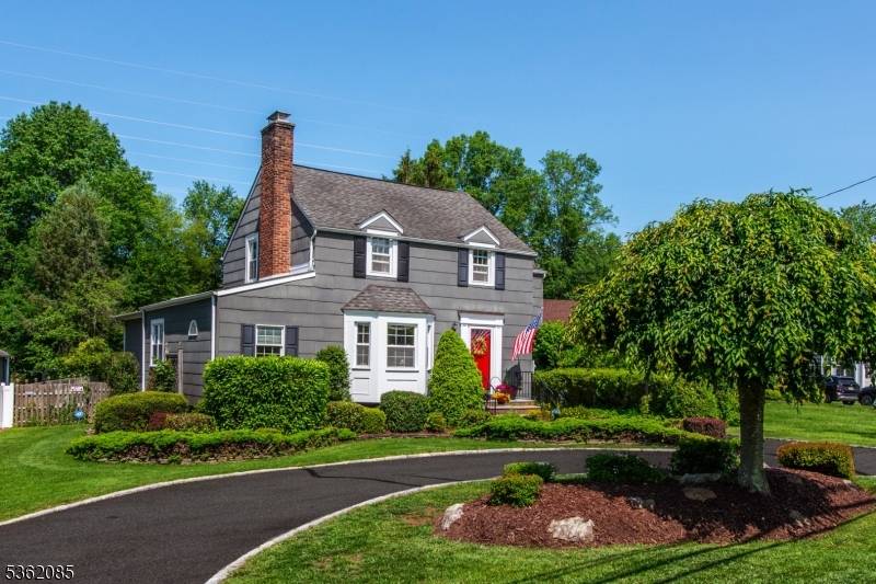 Livingston Twp., NJ 07039,178 Walnut St