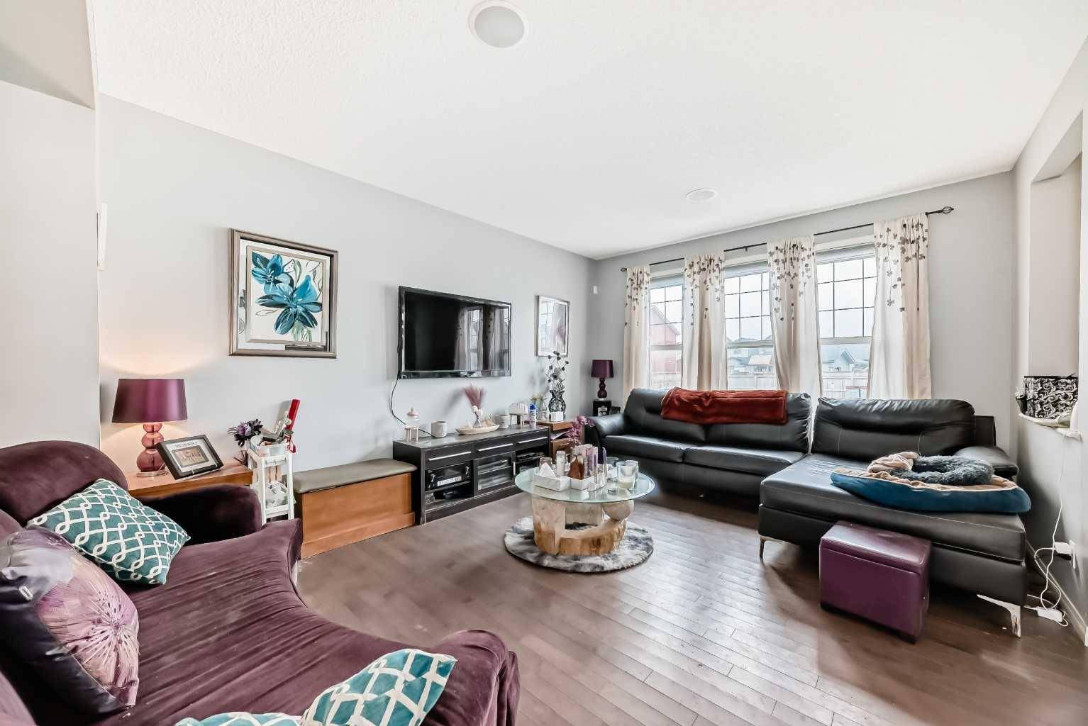 Calgary, AB T2Z1G4,80 New Brighton GRV SE