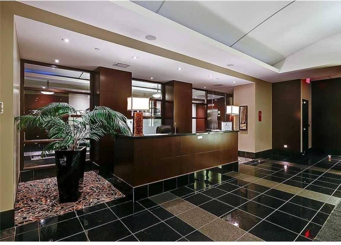 Calgary, AB T2P 0N7,918 B 5 AVE SW