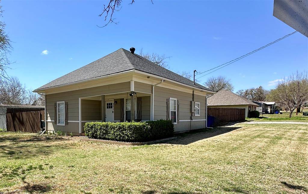 Whitesboro, TX 76273,301 Broadway Street
