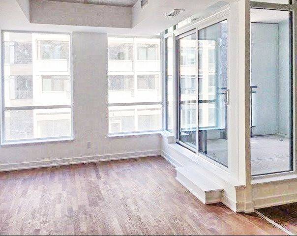 Toronto C01, ON M6J 0E5,20 Minowan Miikan LN #221
