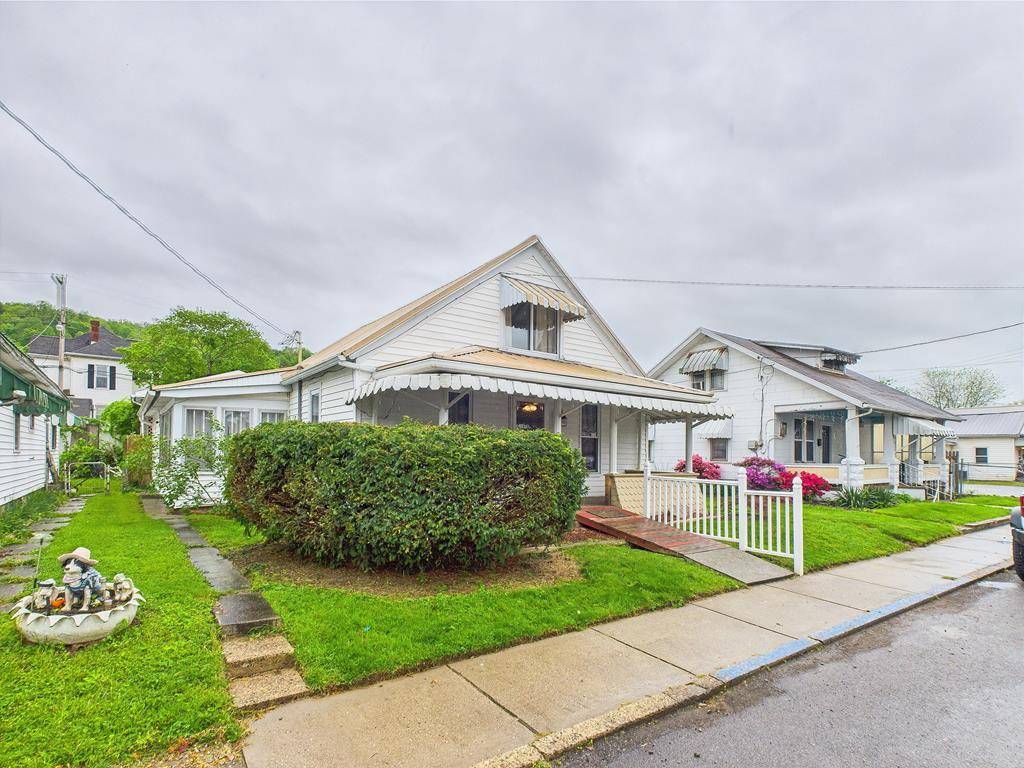 Sistersville, WV 26175,227*** South Wells