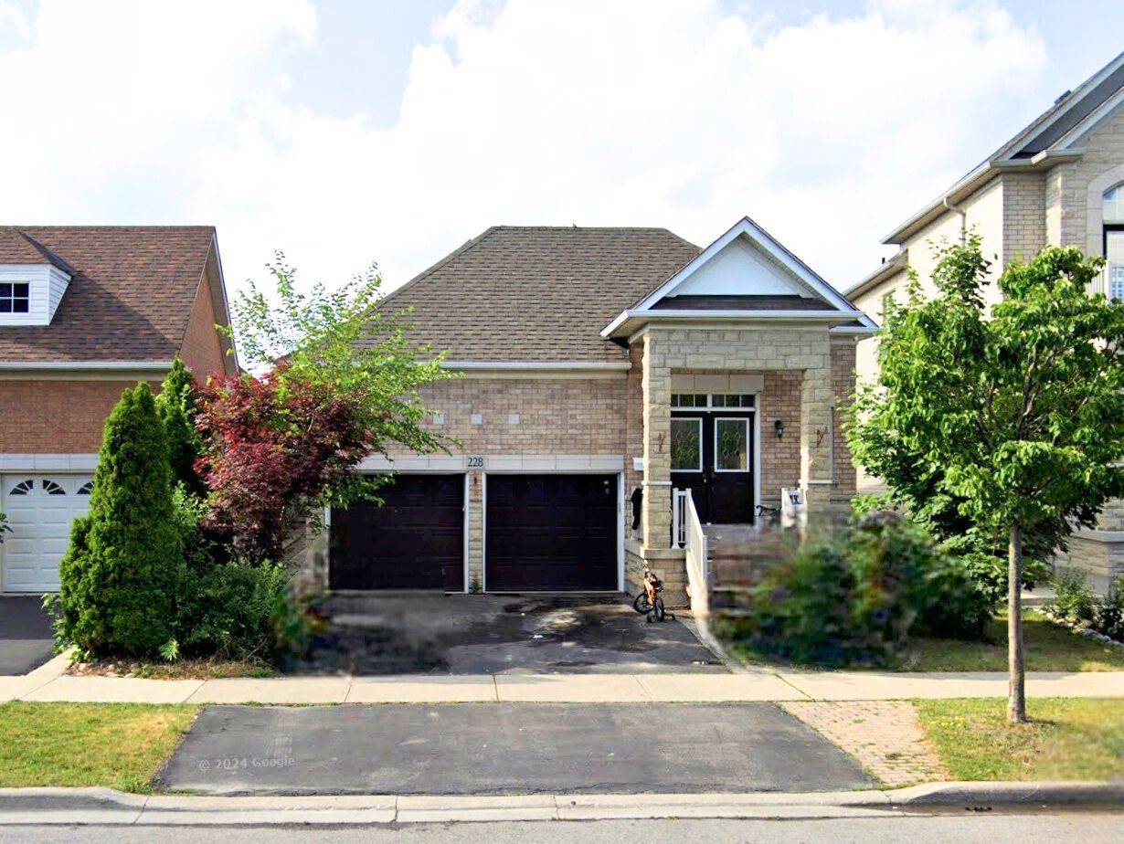 Vaughan, ON L4H 0C9,228 Lormel Gate #Main