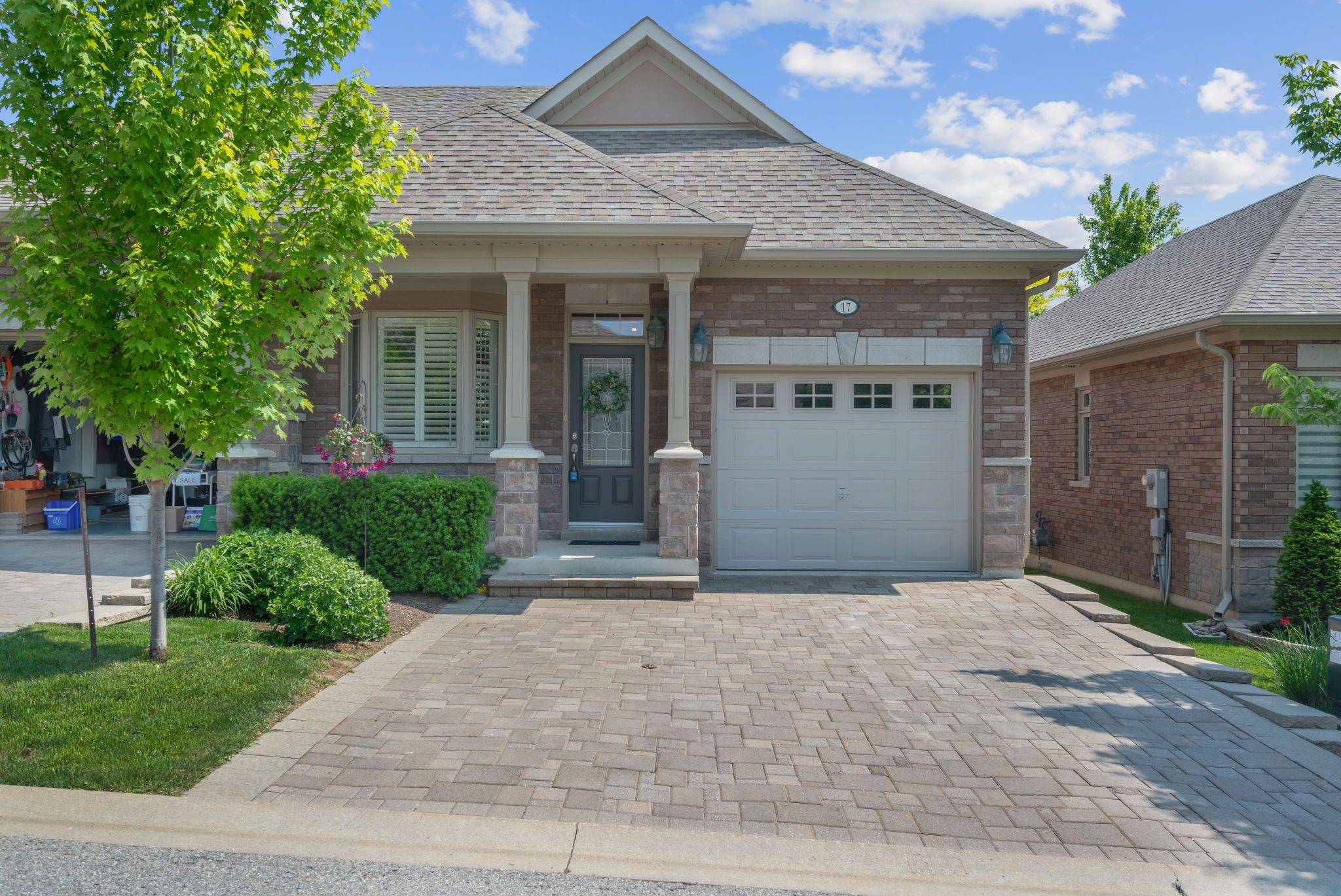 New Tecumseth, ON L9R 0K5,17 Hillcrest DR
