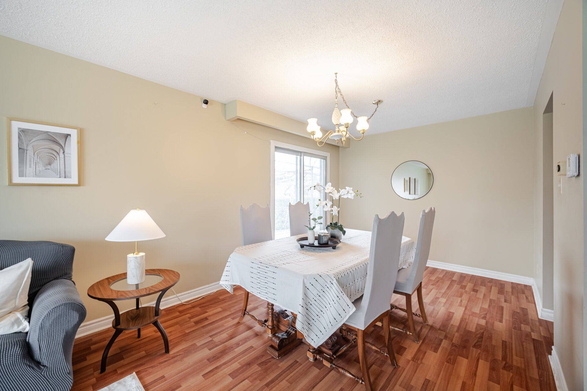 Mississauga, ON L5A 2B5,523 Silver Creek BLVD