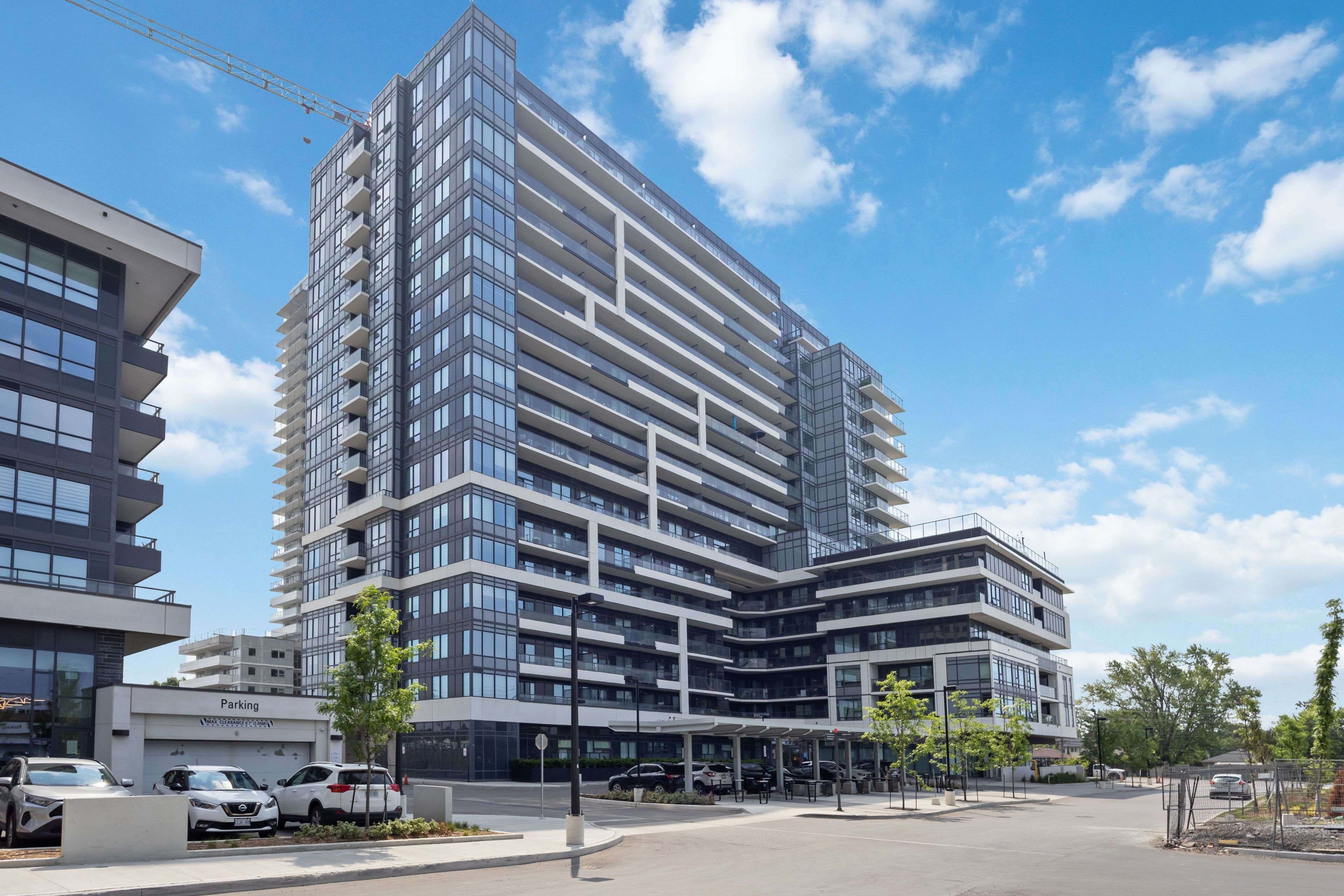 Pickering, ON L1W 0C2,1480 Bayly ST #618
