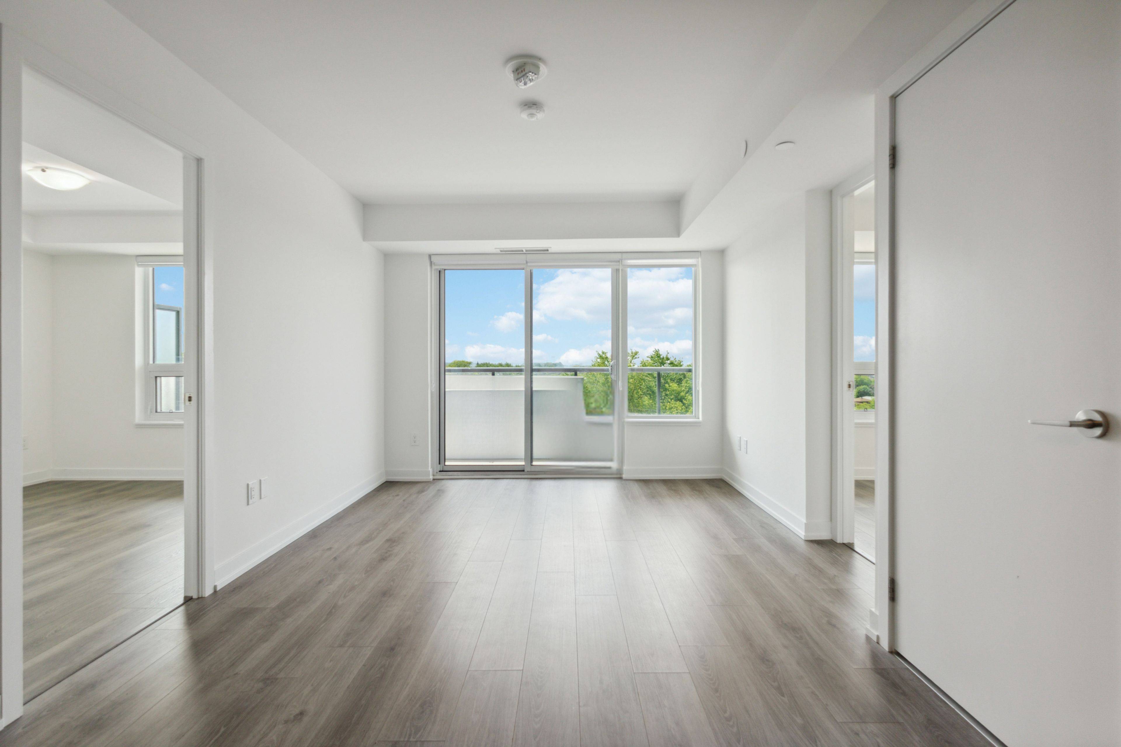 Pickering, ON L1W 0C2,1480 Bayly ST #618