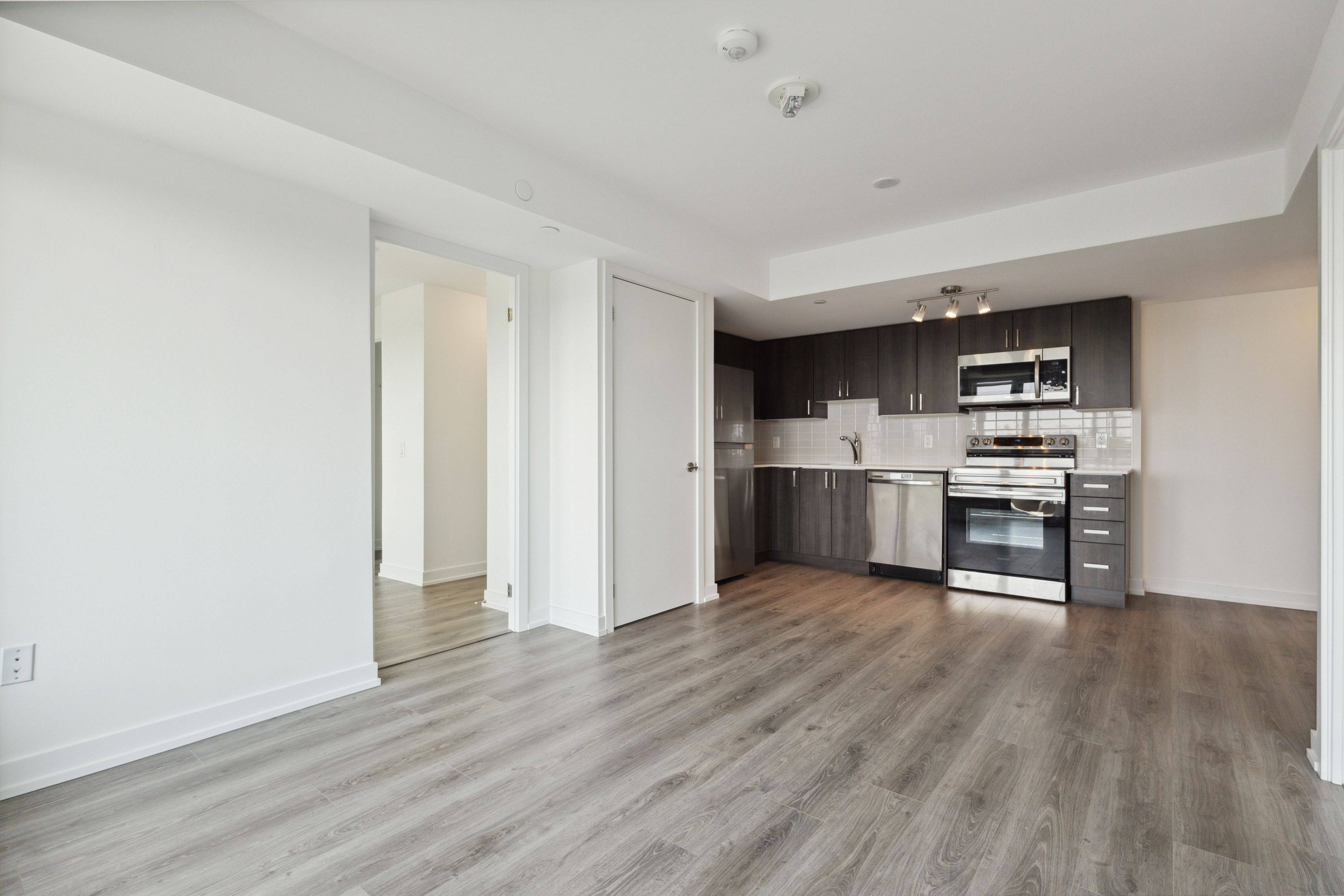 Pickering, ON L1W 0C2,1480 Bayly ST #618