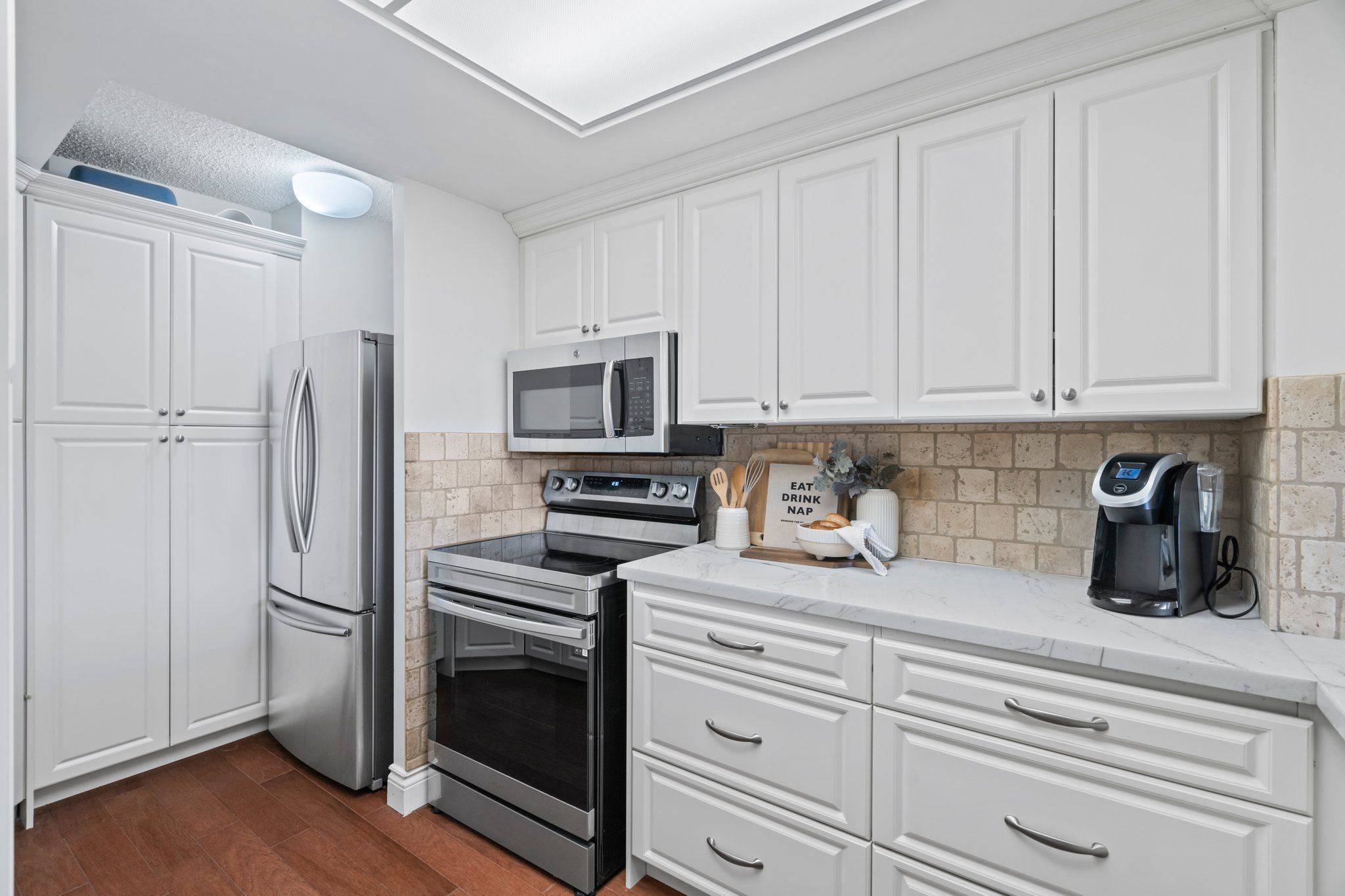 Whitby, ON L1N 9E8,712 Rossland RD E #415