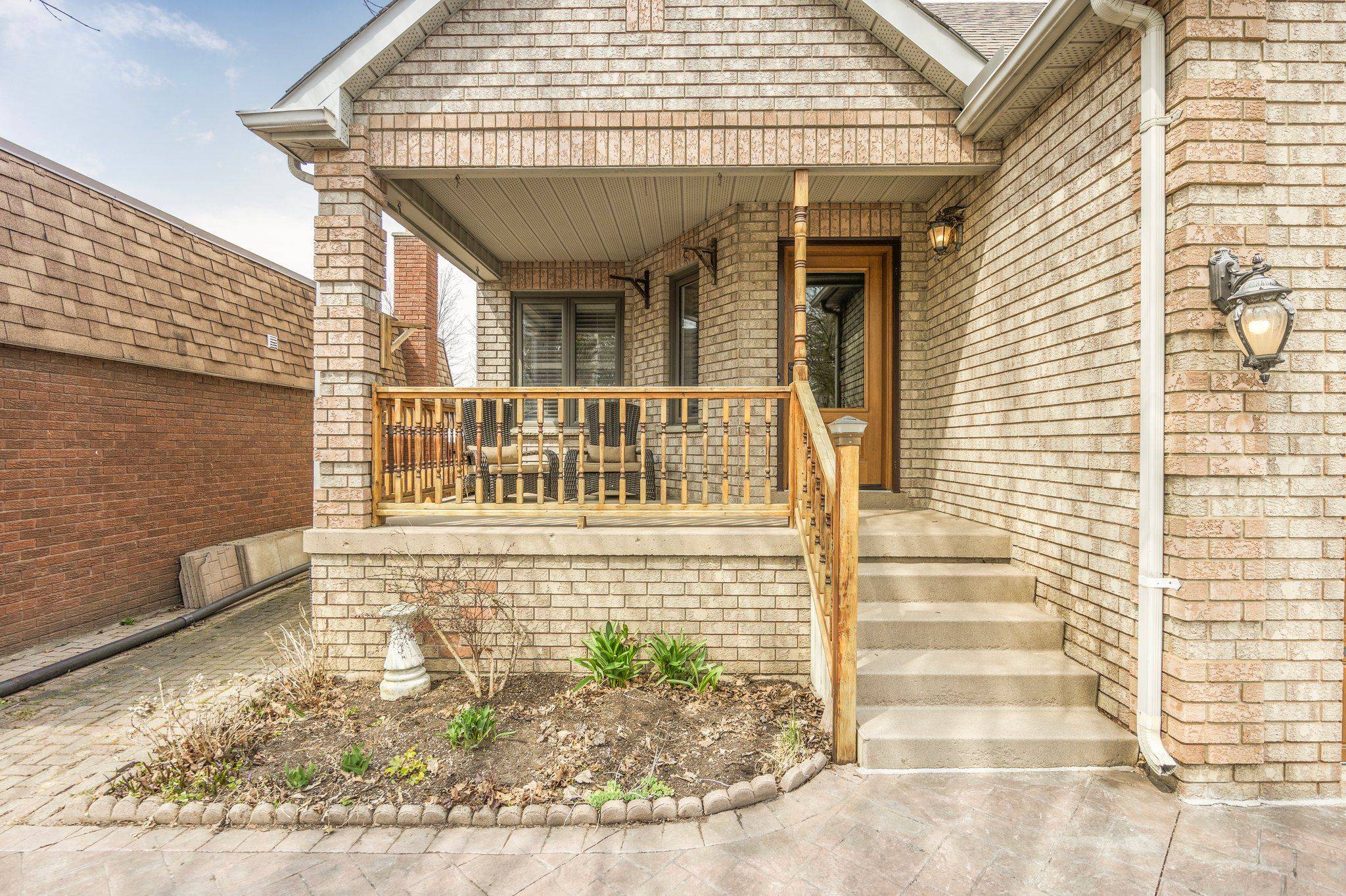 New Tecumseth, ON L9R 1J4,14 Albert ST E