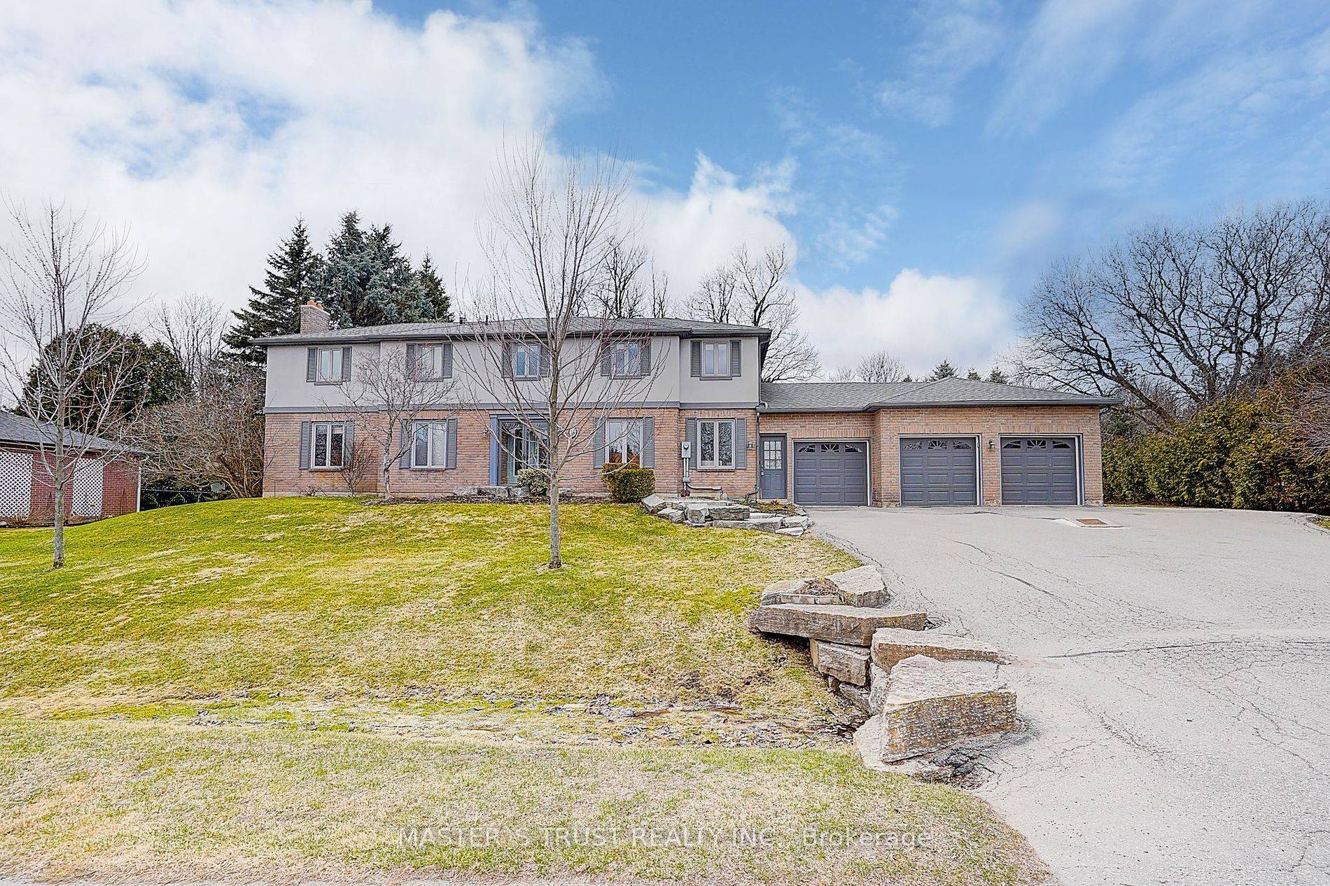 Whitchurch-stouffville, ON L0H 1G0,14 Lady Diana CT