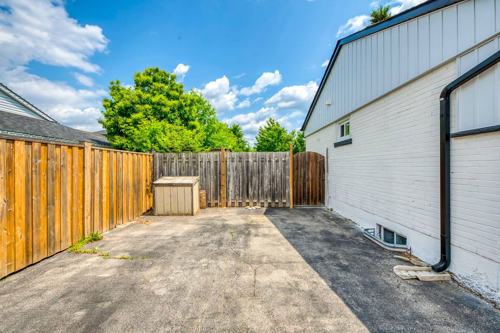 Oakville, ON L6L 4E7,445 Samford PL