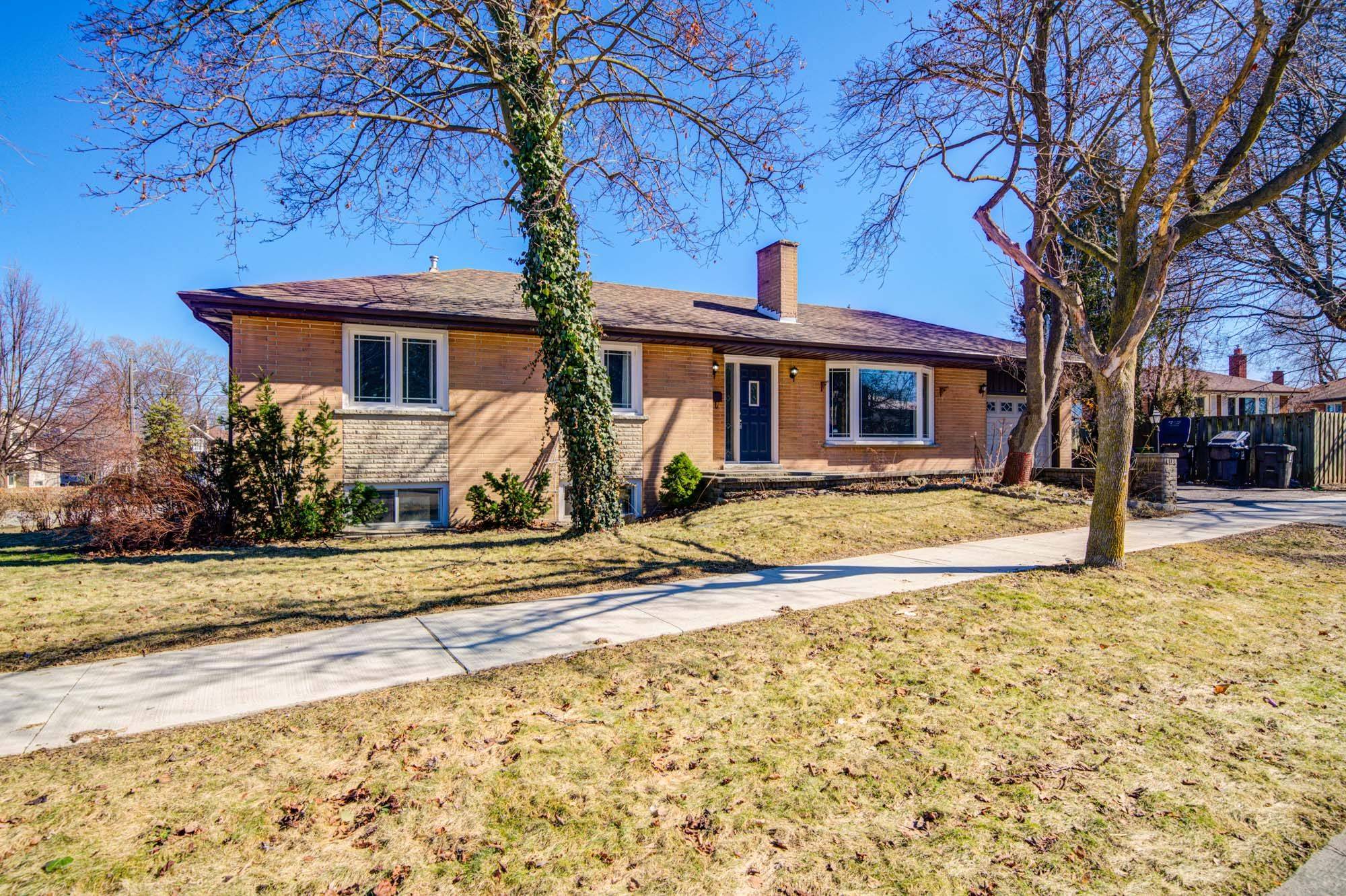 Toronto W10, ON M9W 2W4,1 Barwell CRES