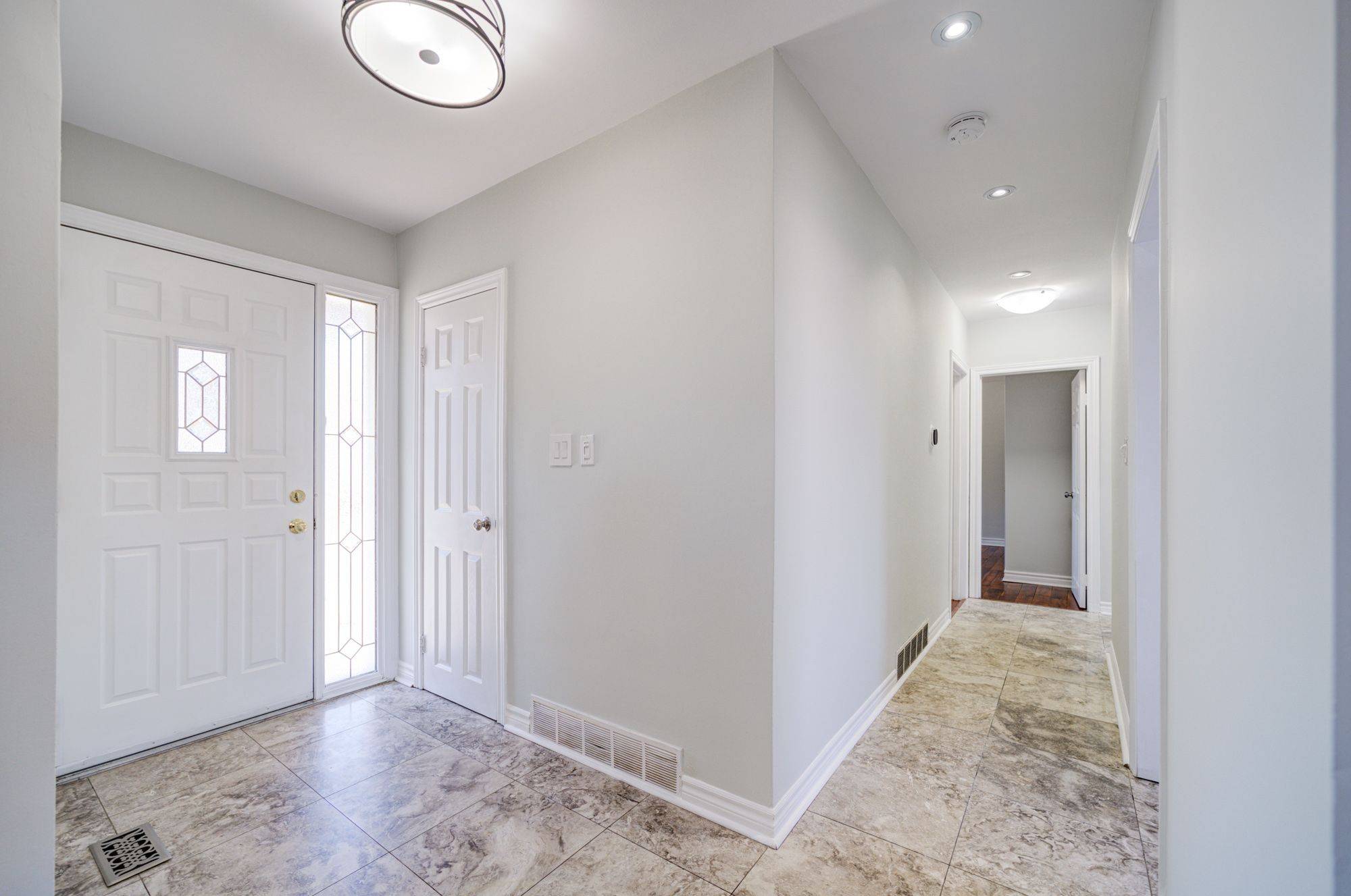 Toronto W10, ON M9W 2W4,1 Barwell CRES