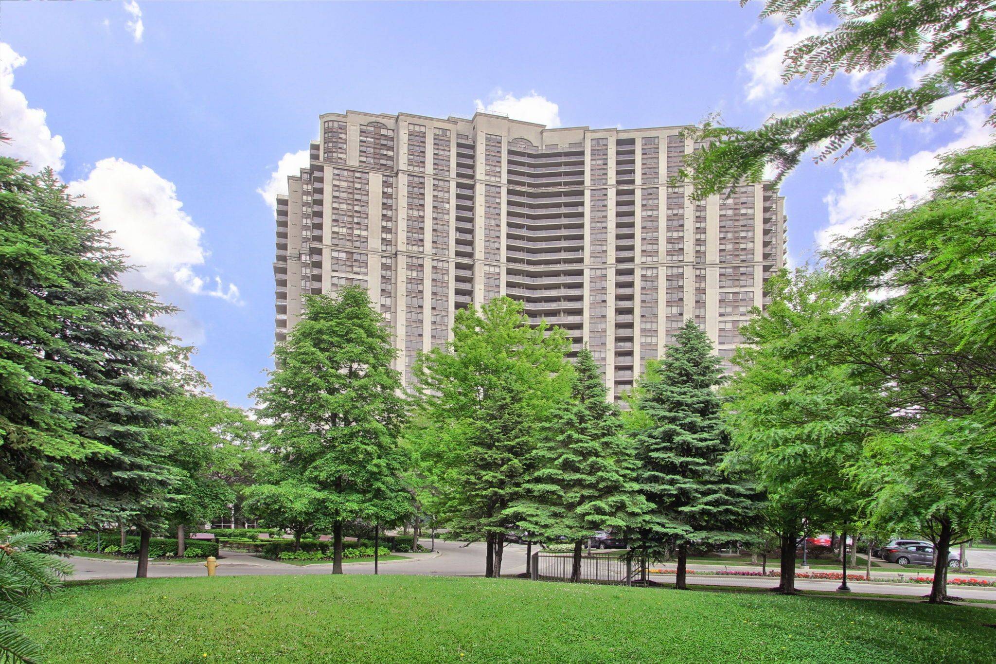 Toronto W10, ON M9W 7J4,700 Humberwood BLVD #PH31