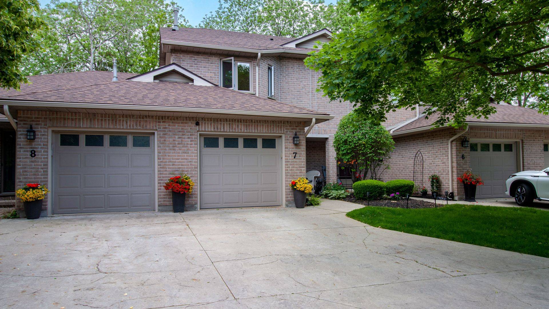 London South, ON N5Z 4W9,70 Glenroy RD #7
