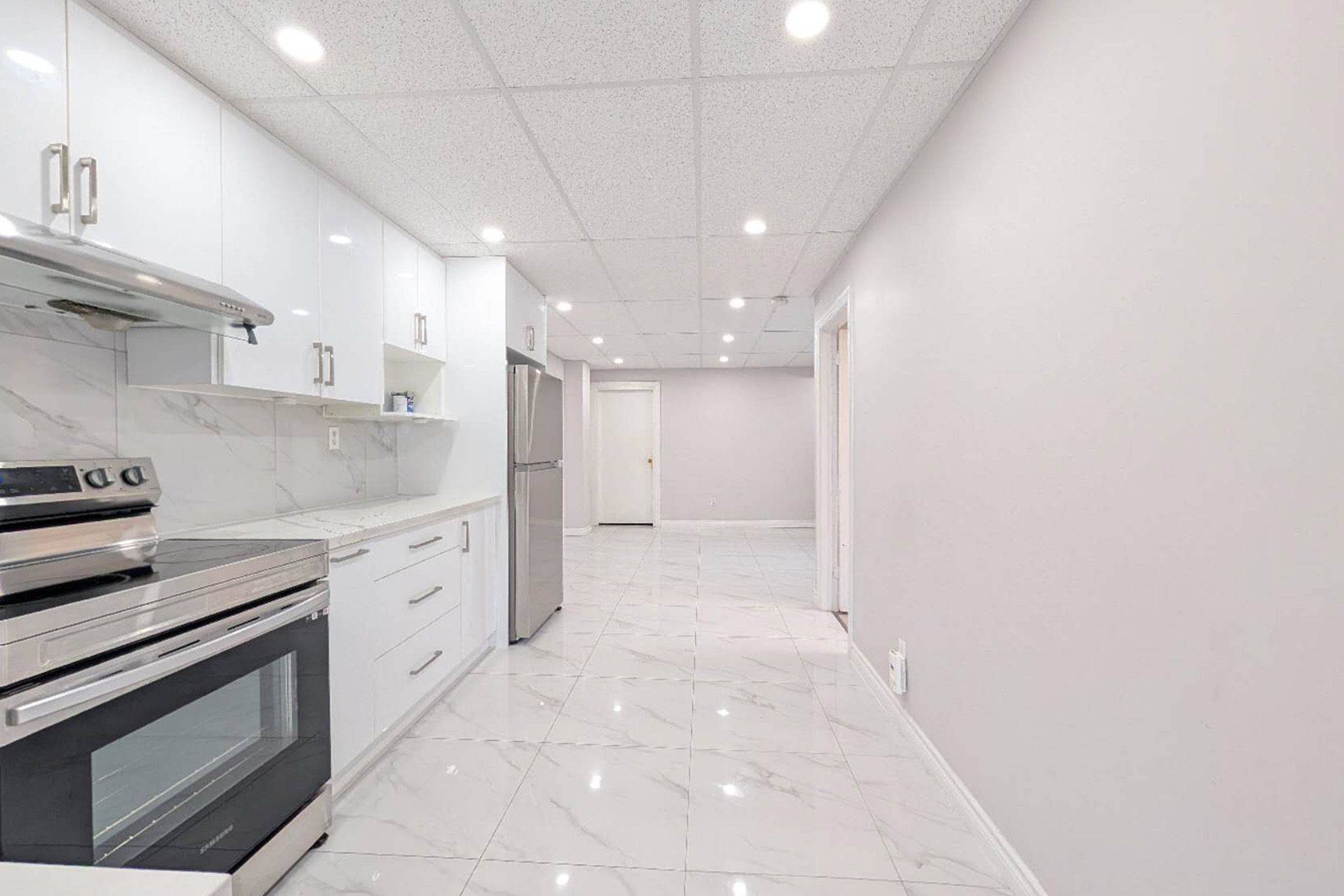 Toronto E03, ON M4C 1J4,1954 Danforth AVE #2nd