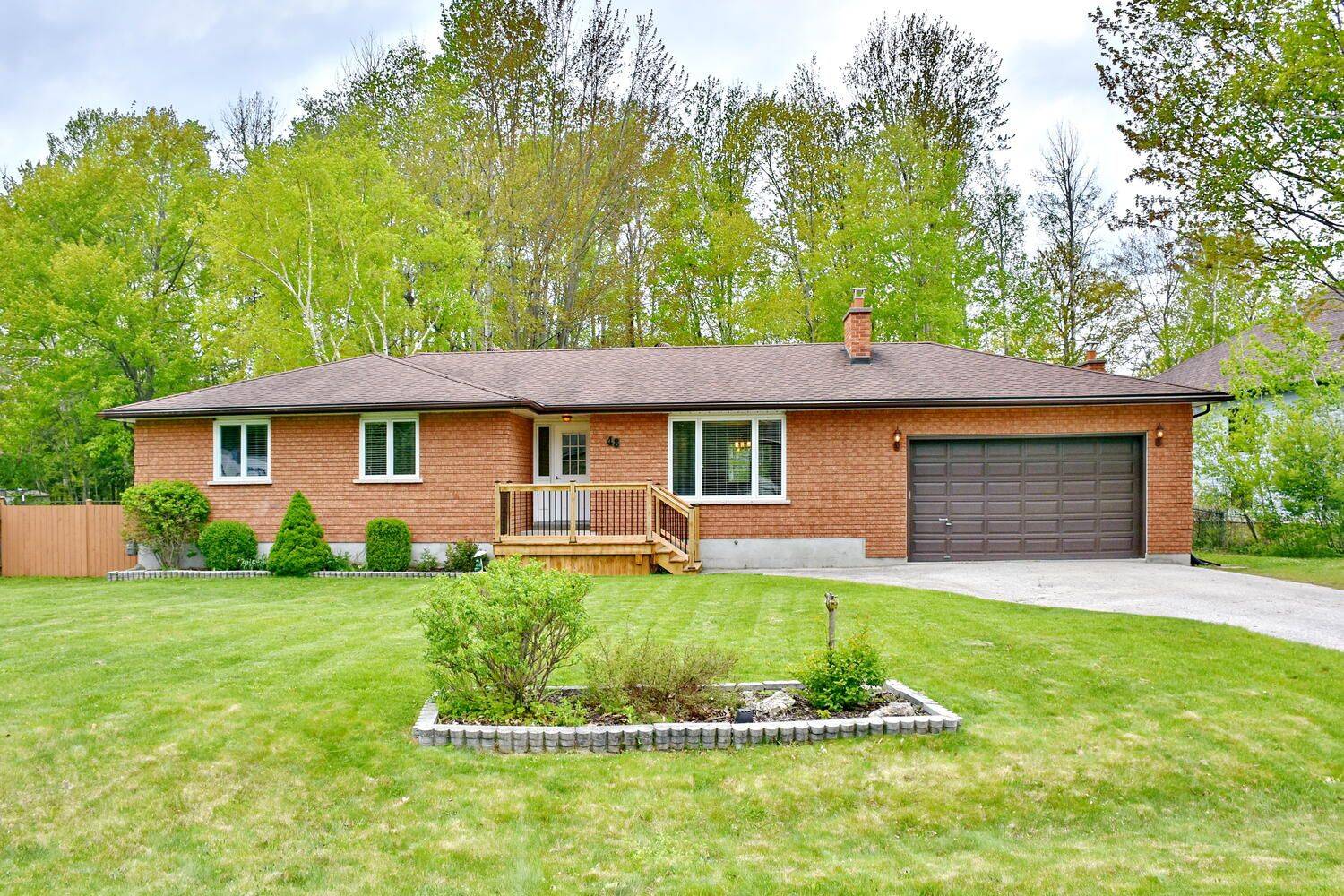 Wasaga Beach, ON L9Z 2W3,48 INDIANOLA CRES