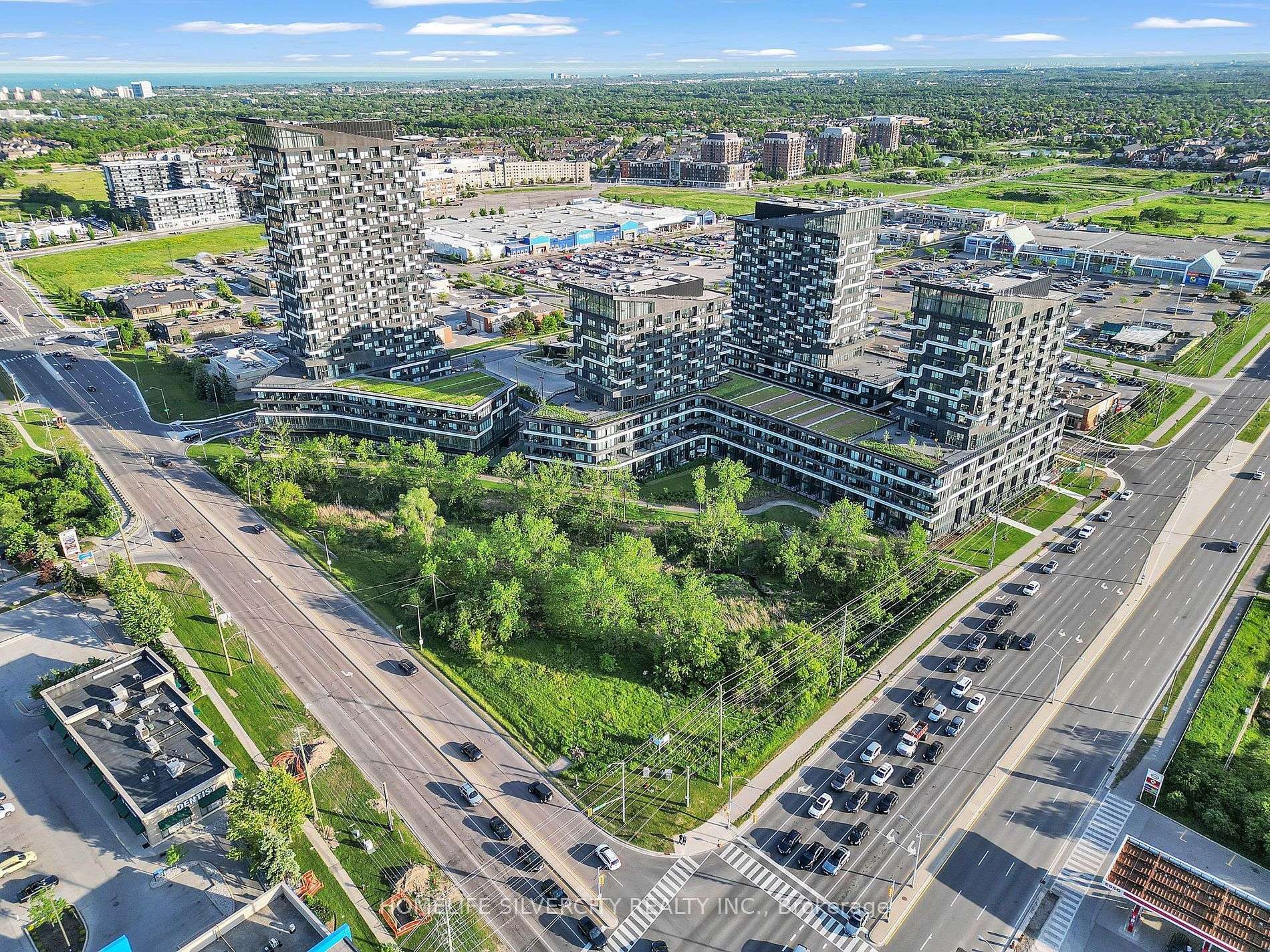 Oakville, ON L6H 3R7,2481 Taunton RD #704