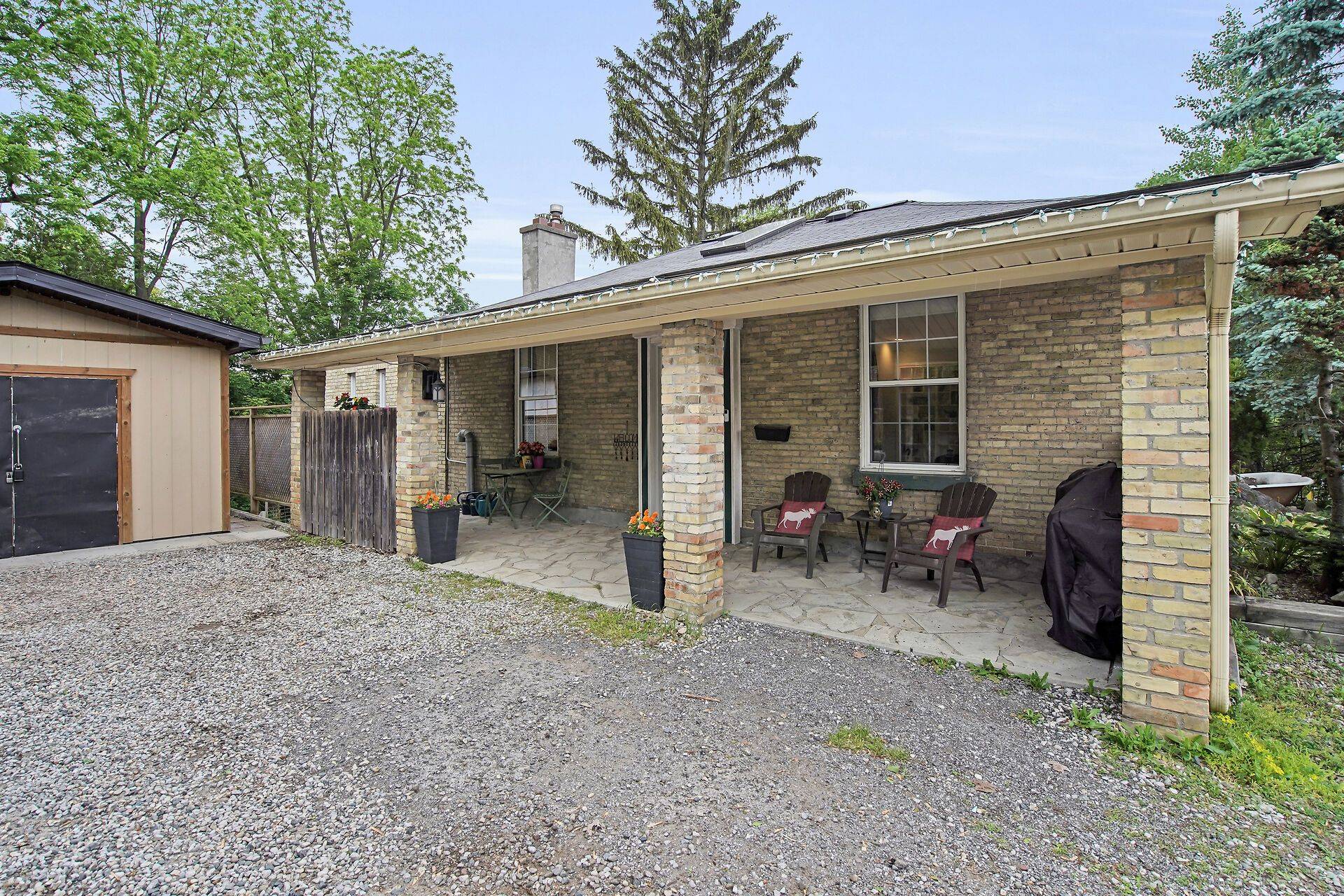 London South, ON N6K 3R1,425 OLD WONDERLAND RD