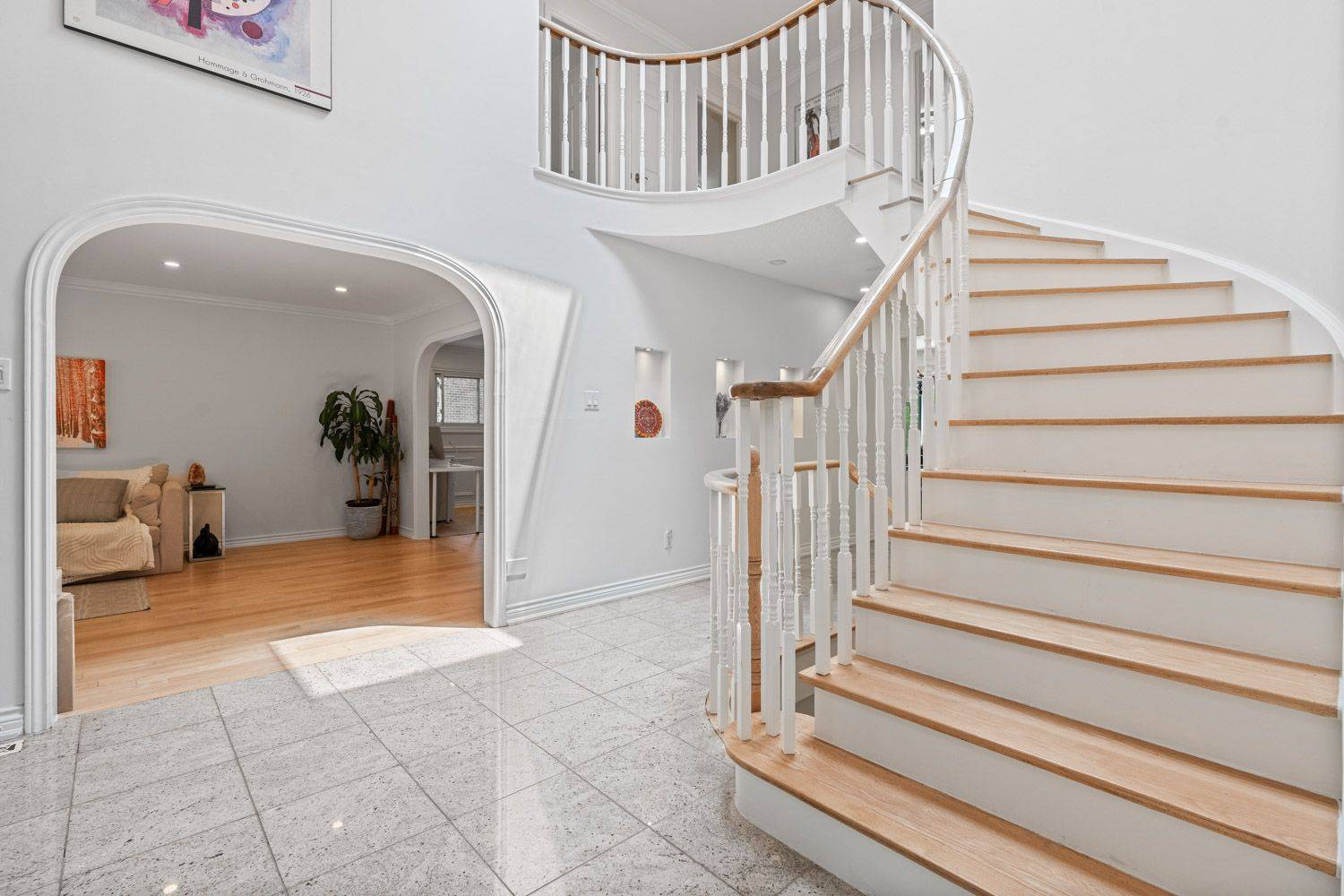 Toronto C15, ON M2H 3L3,4 Saddletree DR