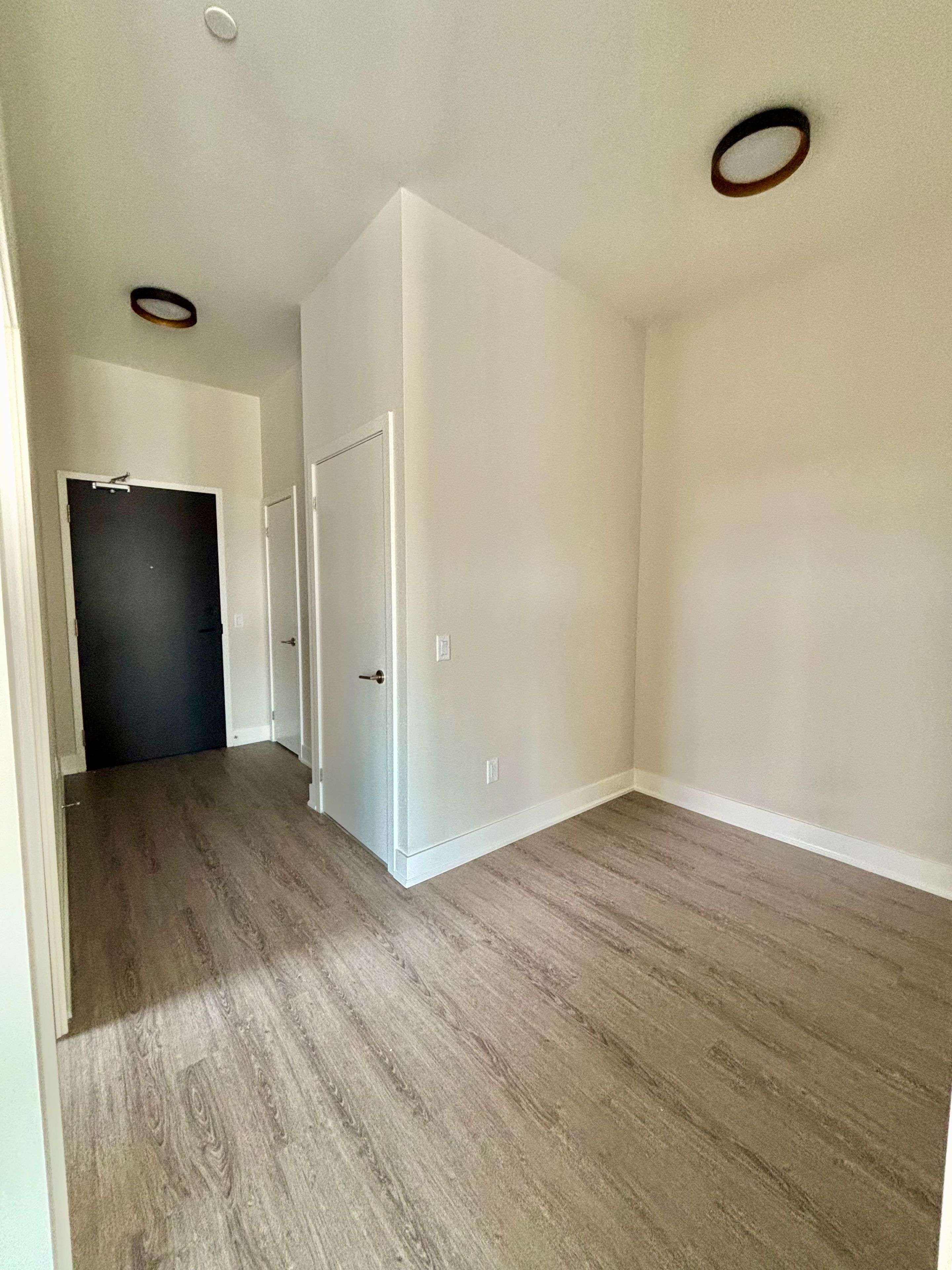 Newmarket, ON L3Y 0G7,185 Deerfield RD #1503