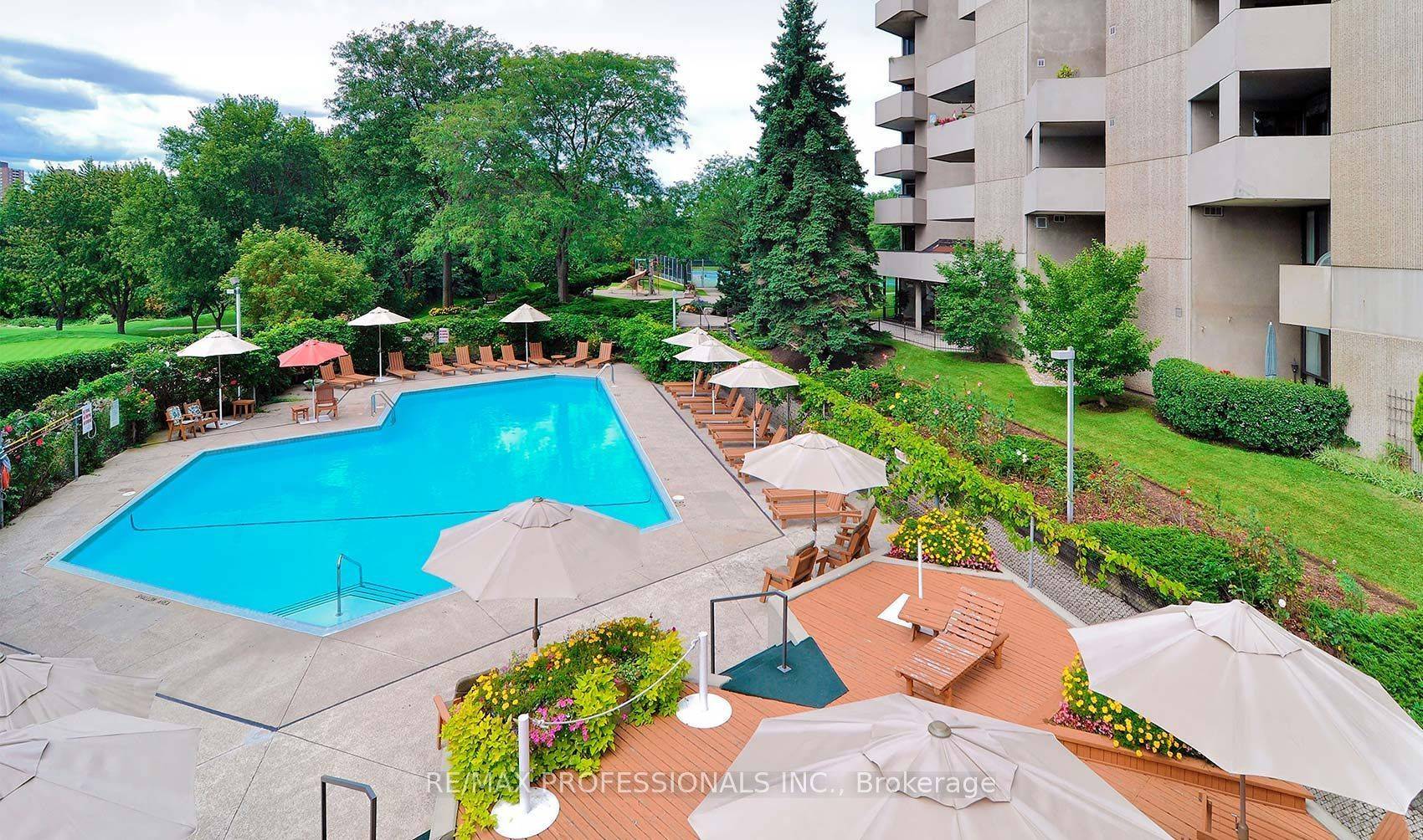 Toronto W08, ON M9C 4W6,284 Mill RD #B4