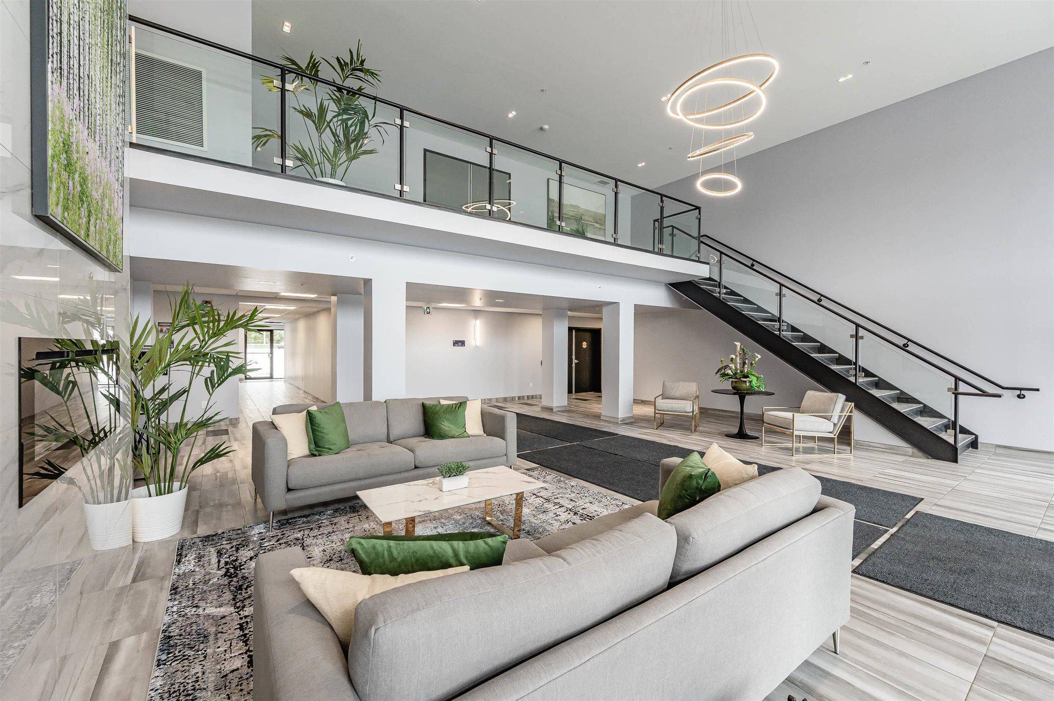 Guelph, ON N1L 0J4,35 Kingsbury SQ #223