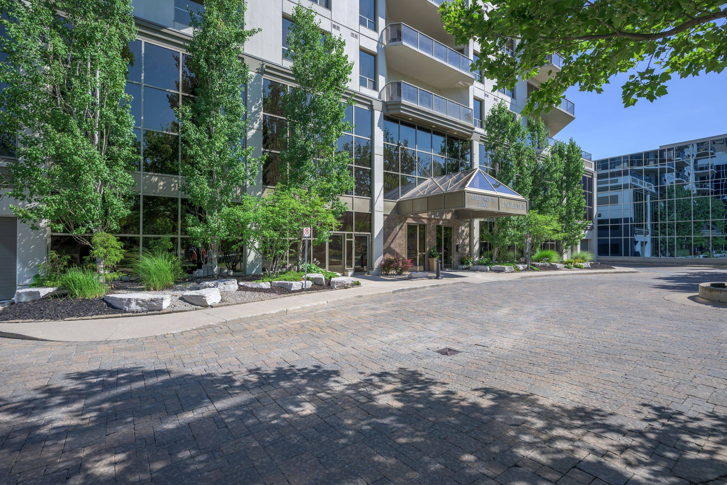 London East, ON N6A 6K3,250 Pall Mall ST #601