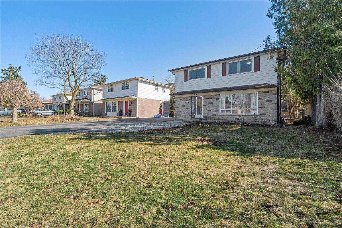 Whitchurch-stouffville, ON L4A 1W8,520 Elm RD
