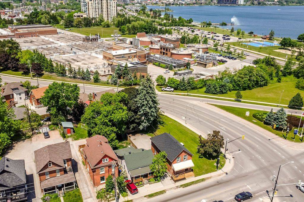 Barrie, ON L4N 2M7,30 Tiffin ST