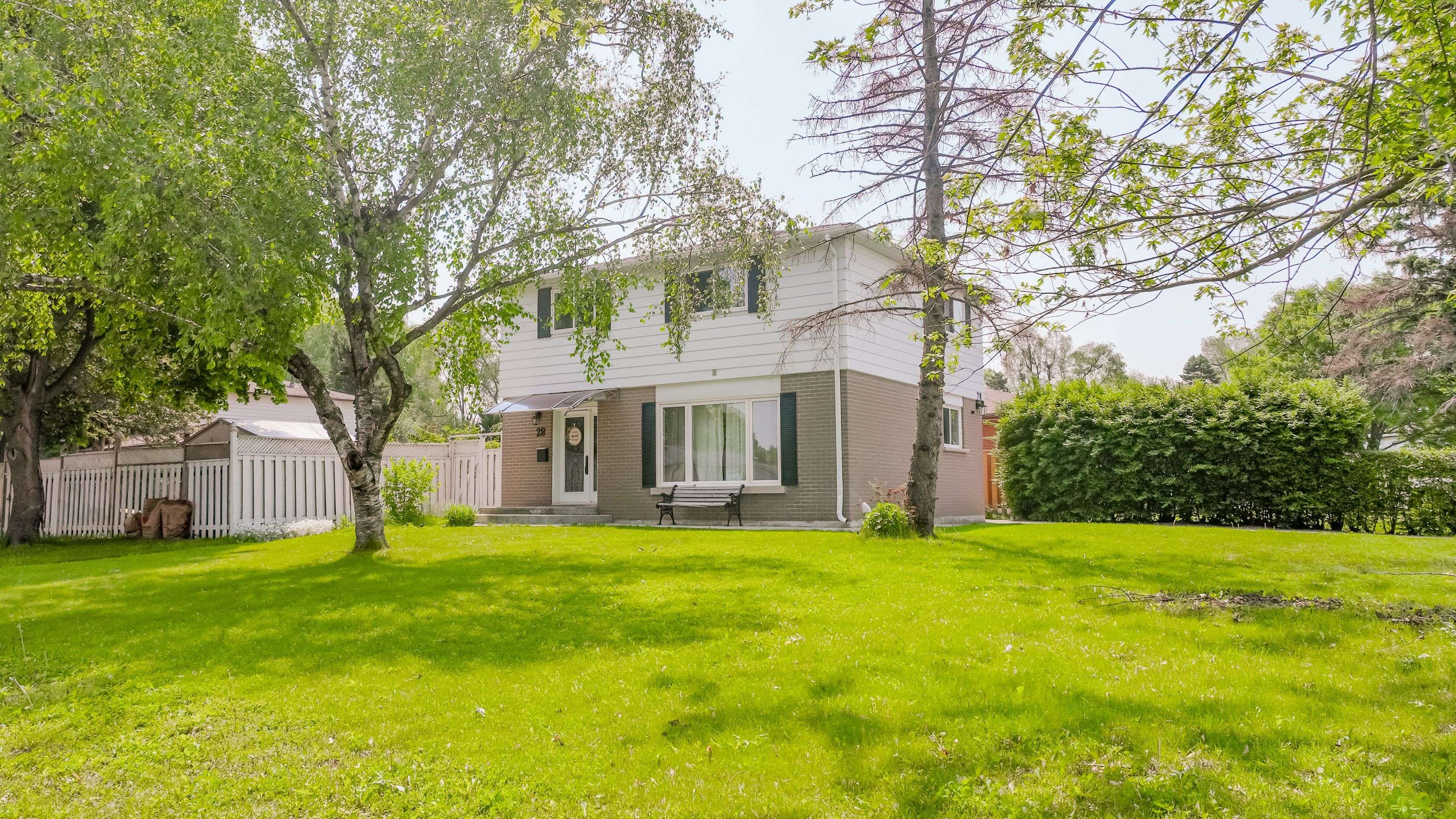 Brampton, ON L6T 2B8,28 Earlton CT